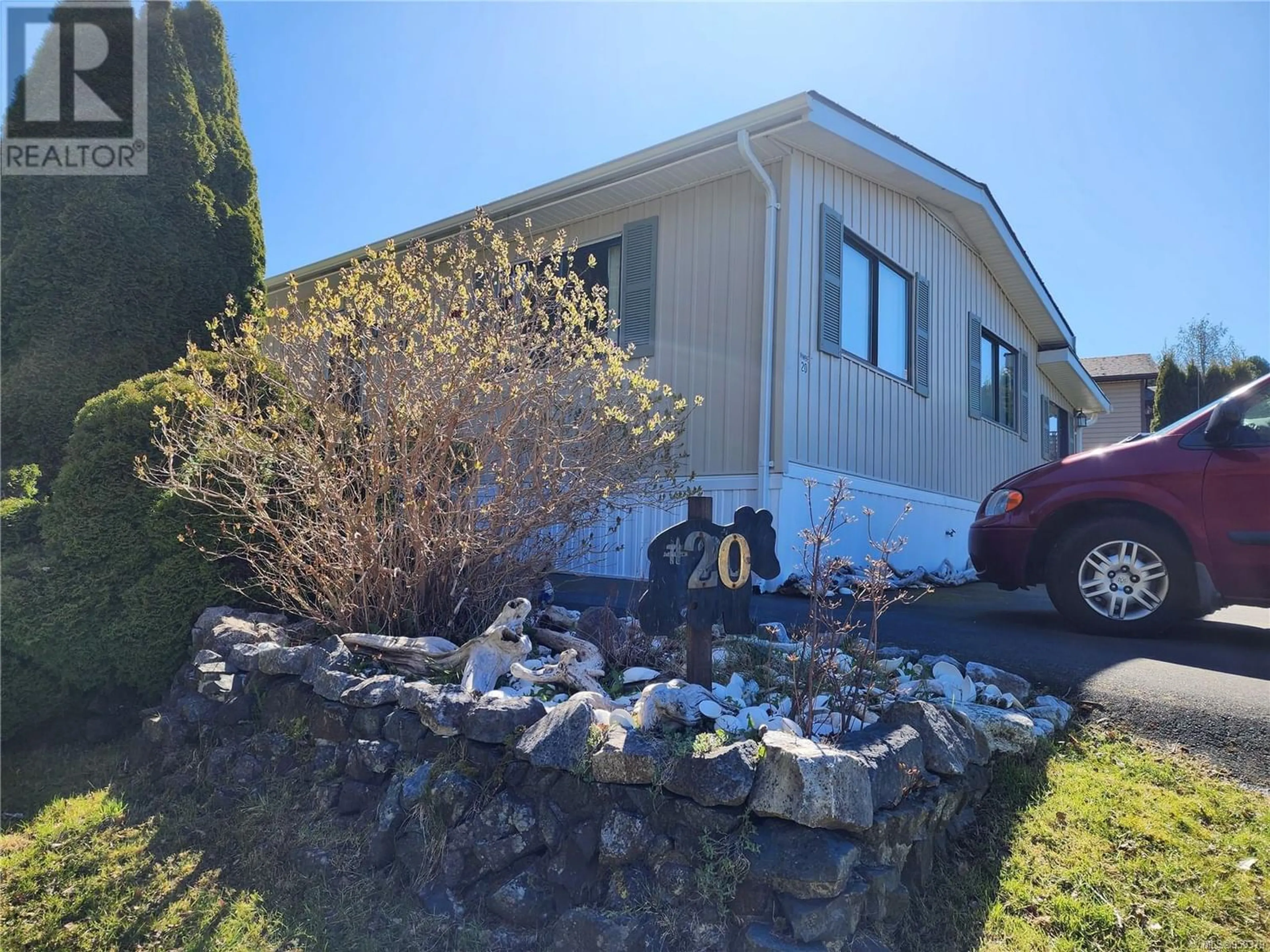 Outside view for 20 5250 Beaver Harbour Rd, Port Hardy British Columbia V0N2P0