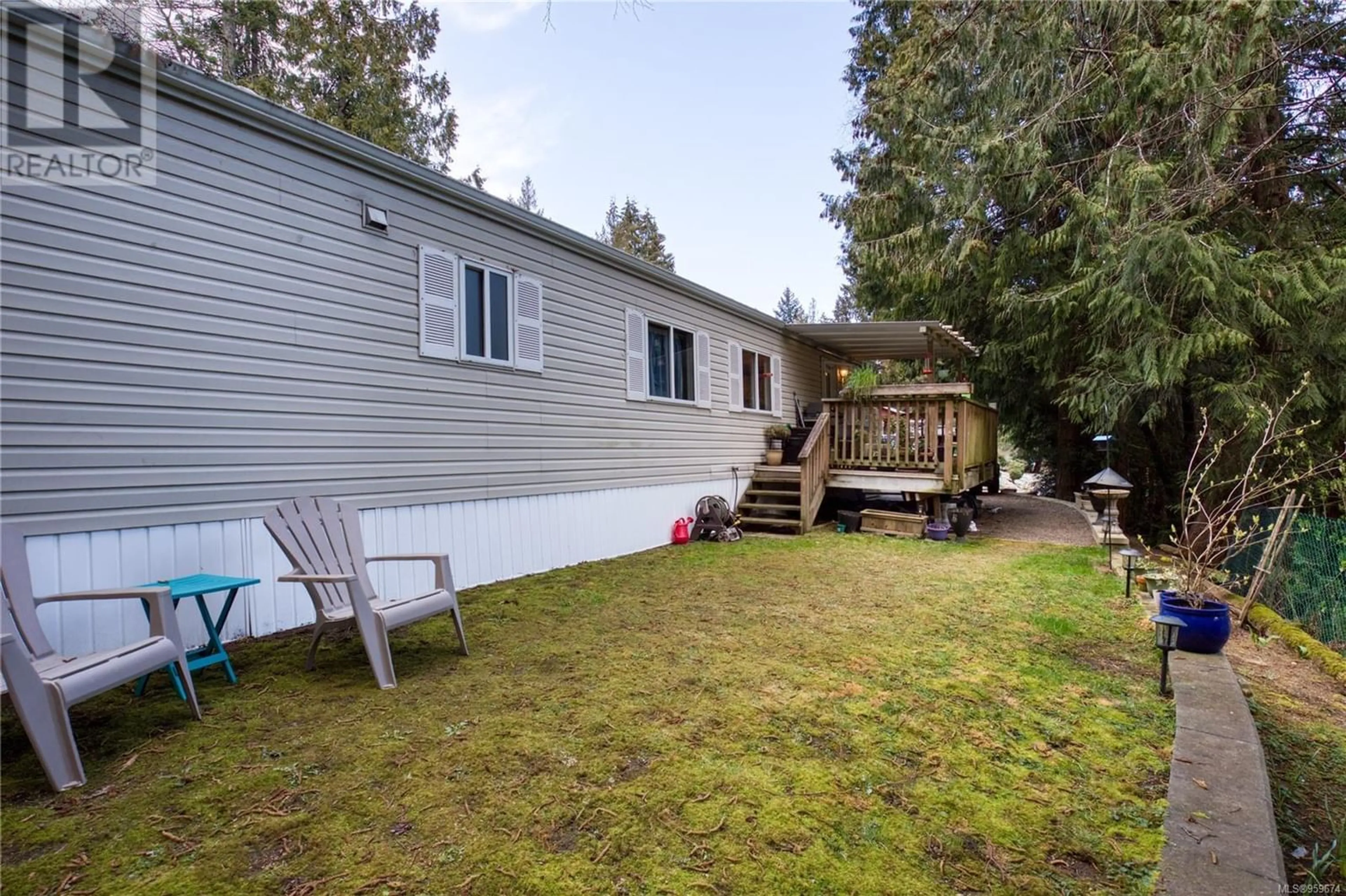 Fenced yard for 35 25 Maki Rd, Nanaimo British Columbia V9R6N3