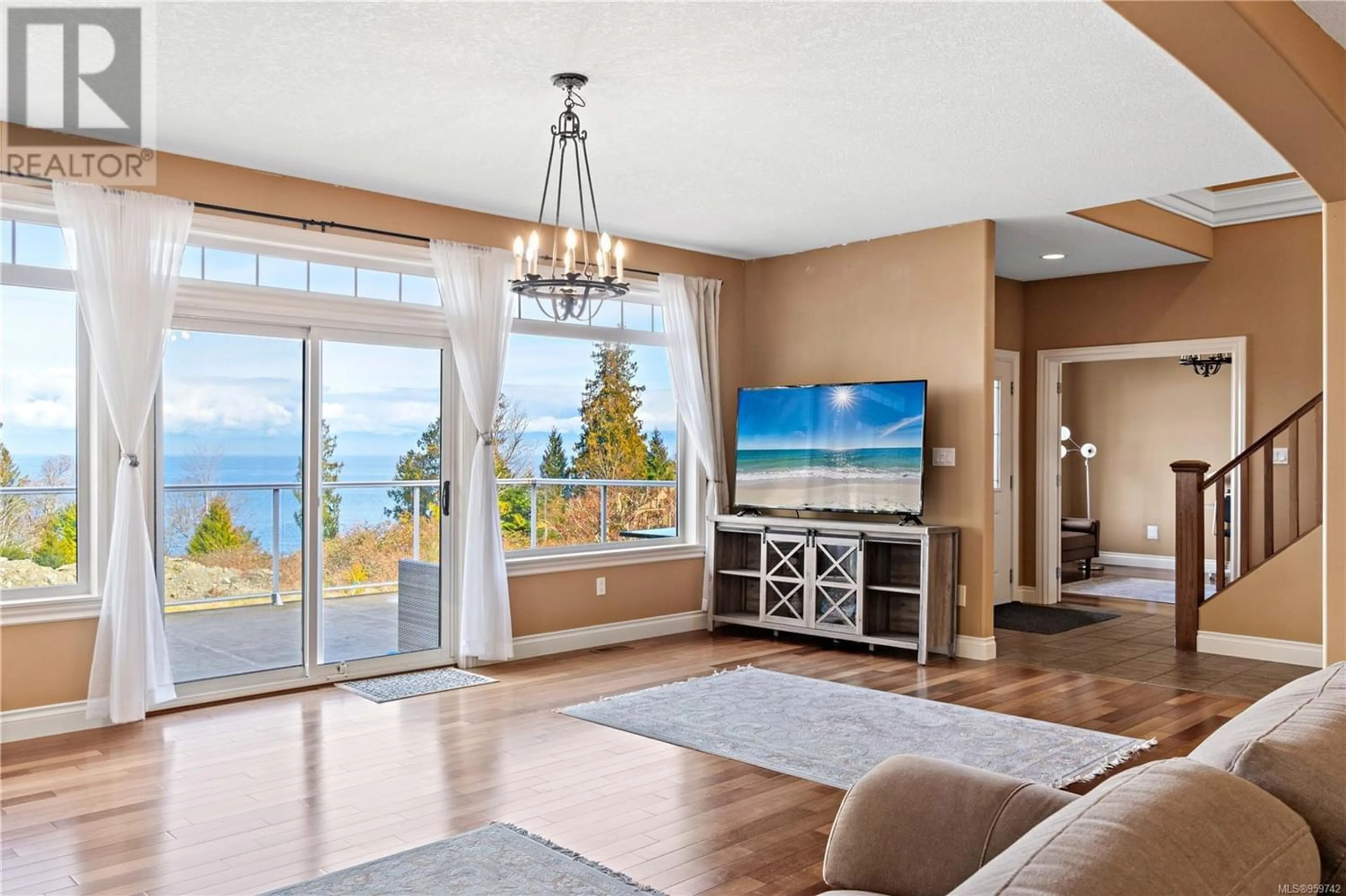 Living room for 6068 Breonna Dr, Nanaimo British Columbia V9V1G1