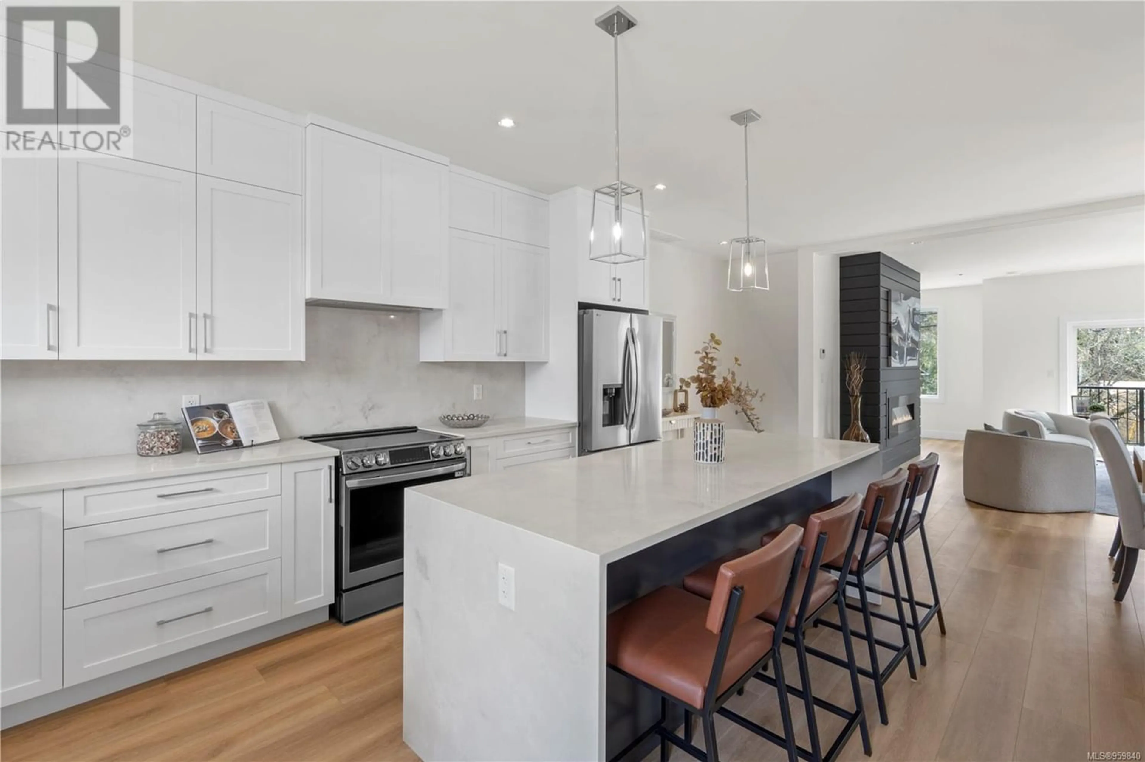 Contemporary kitchen for 2568 wentwich Rd, Langford British Columbia V9B3N4