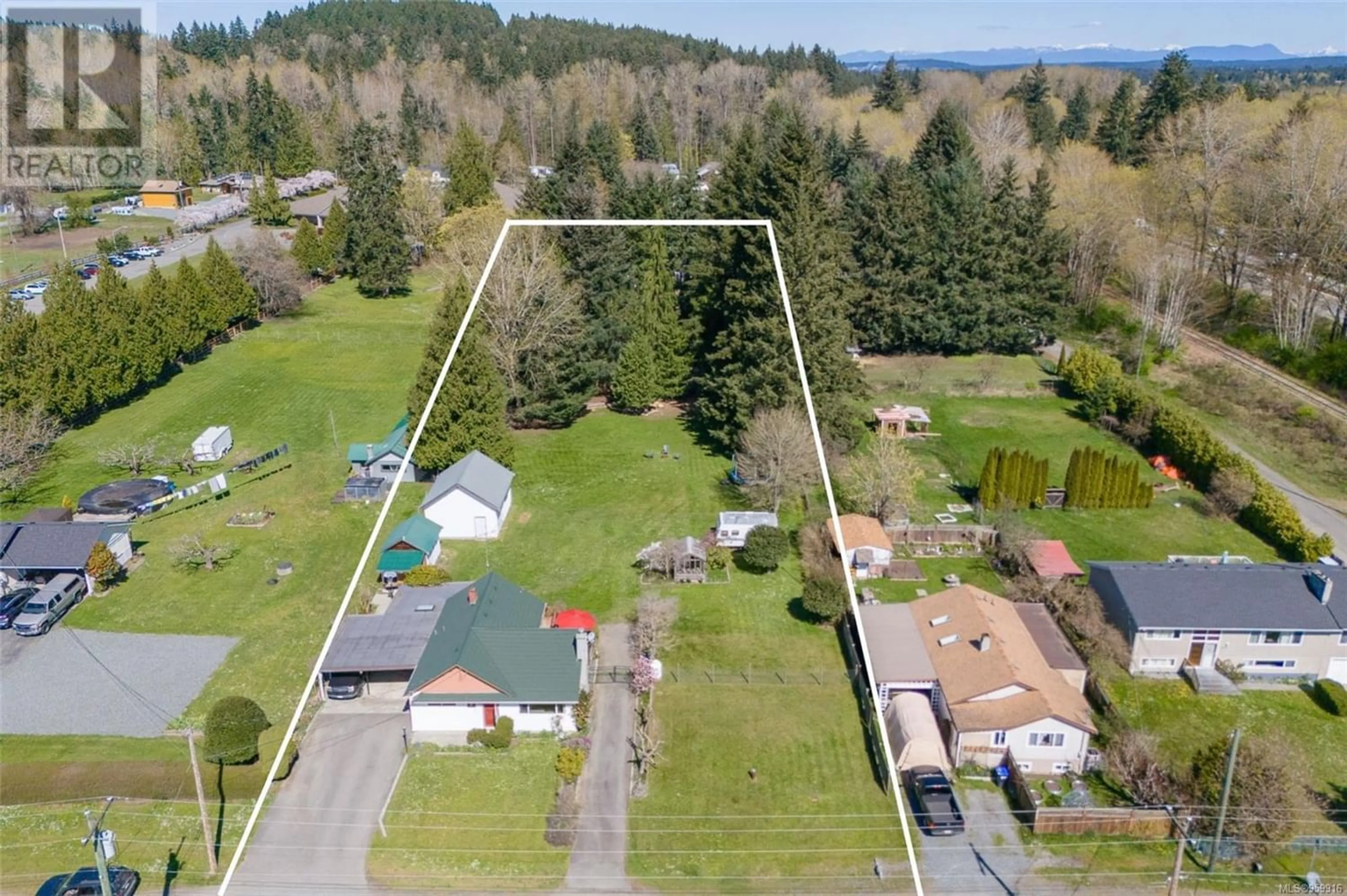 Fenced yard for 1746 Vowels Rd, Cassidy British Columbia V9G1J8