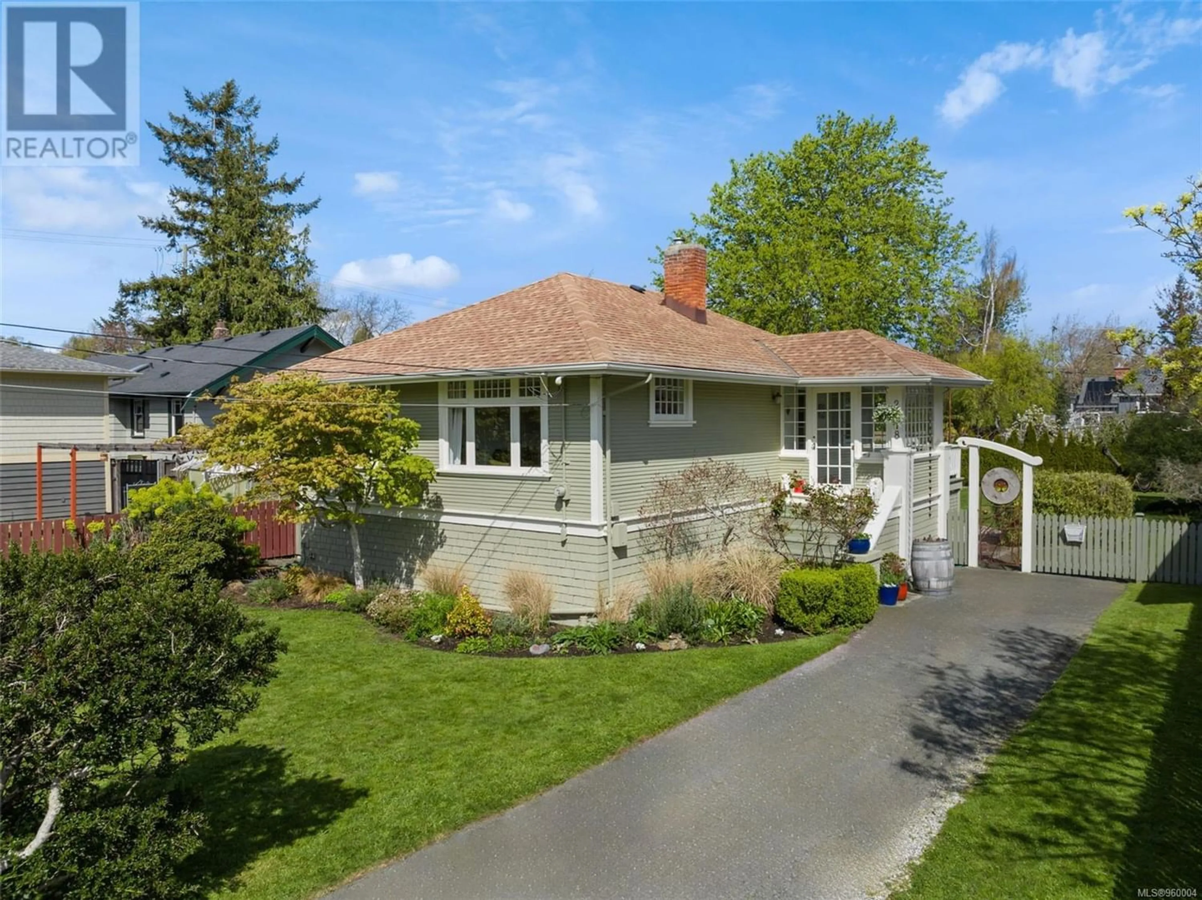 Frontside or backside of a home for 2118 Pentland Rd, Oak Bay British Columbia V8S2W4