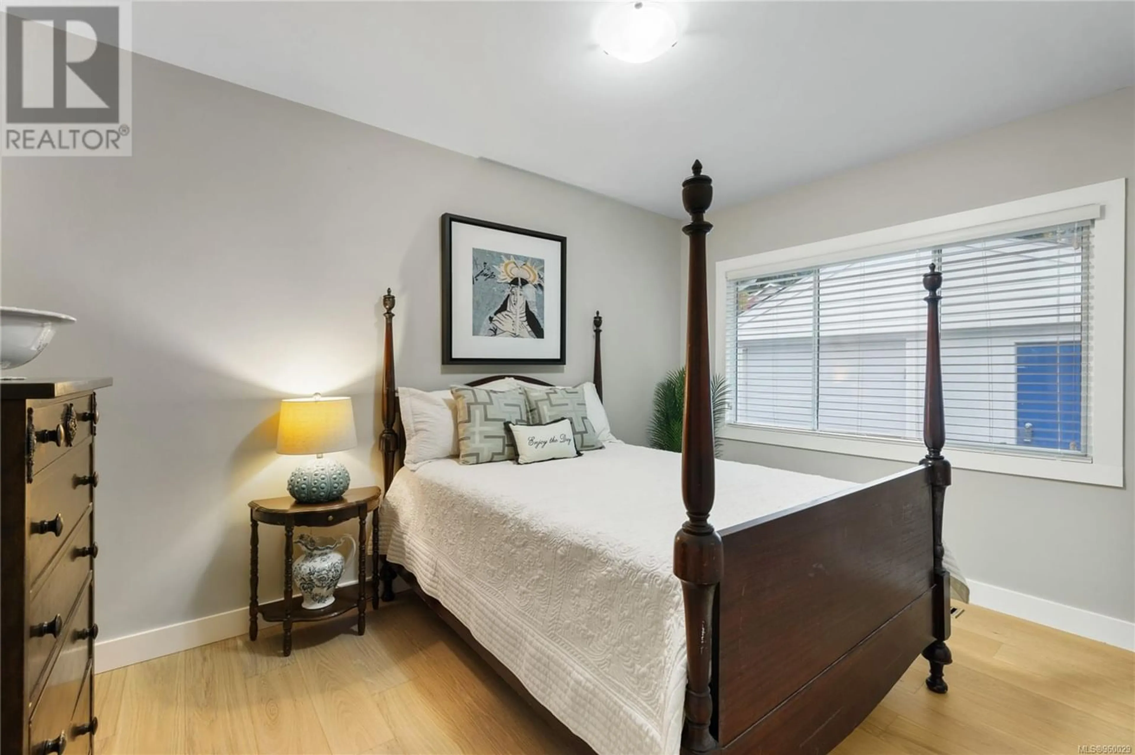 A pic of a room for 340 Crescent Rd W, Qualicum Beach British Columbia V9K1J7