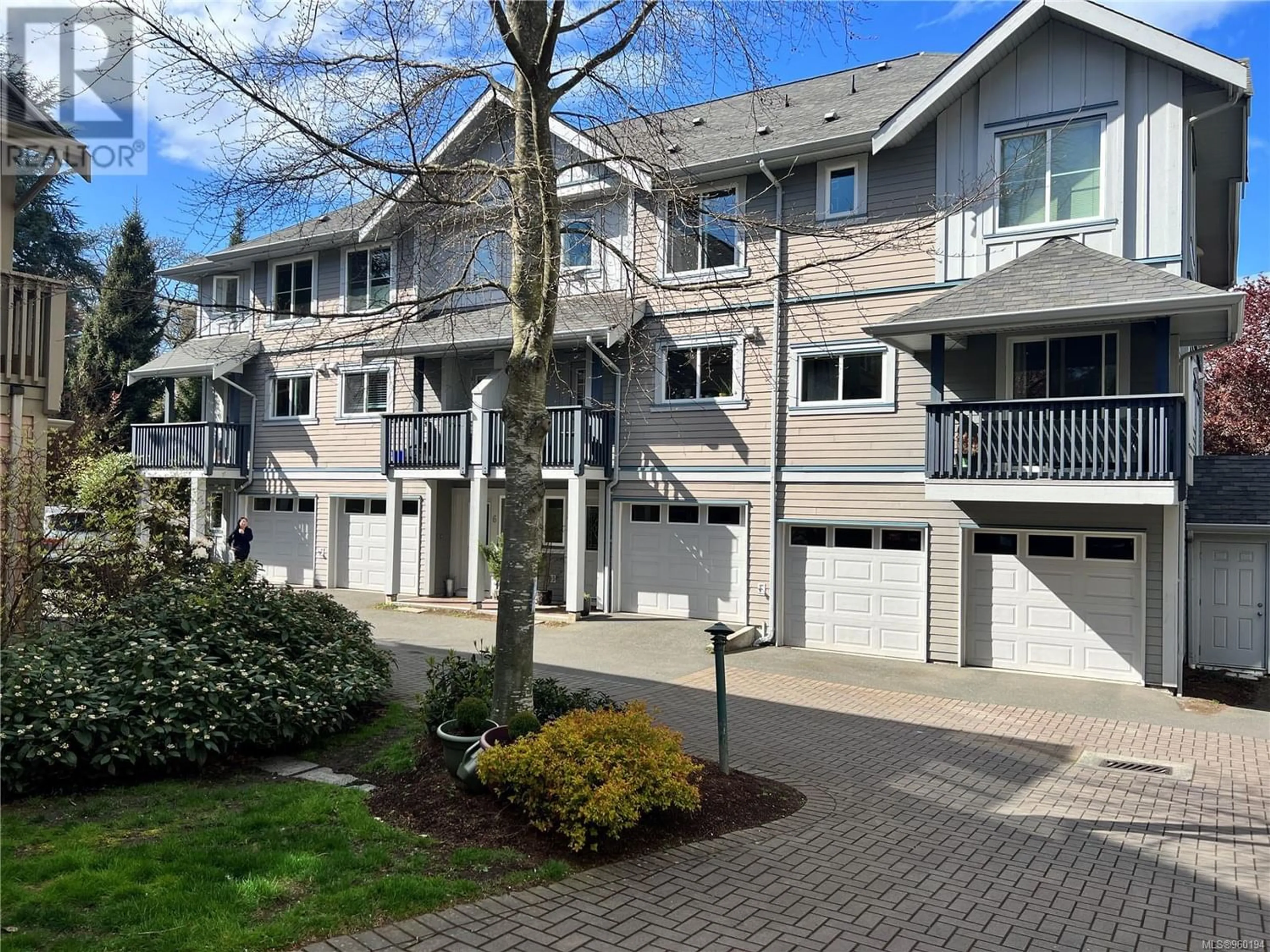 A pic from exterior of the house or condo for 5 1405 Mallek Cres, Victoria British Columbia V8T0A3