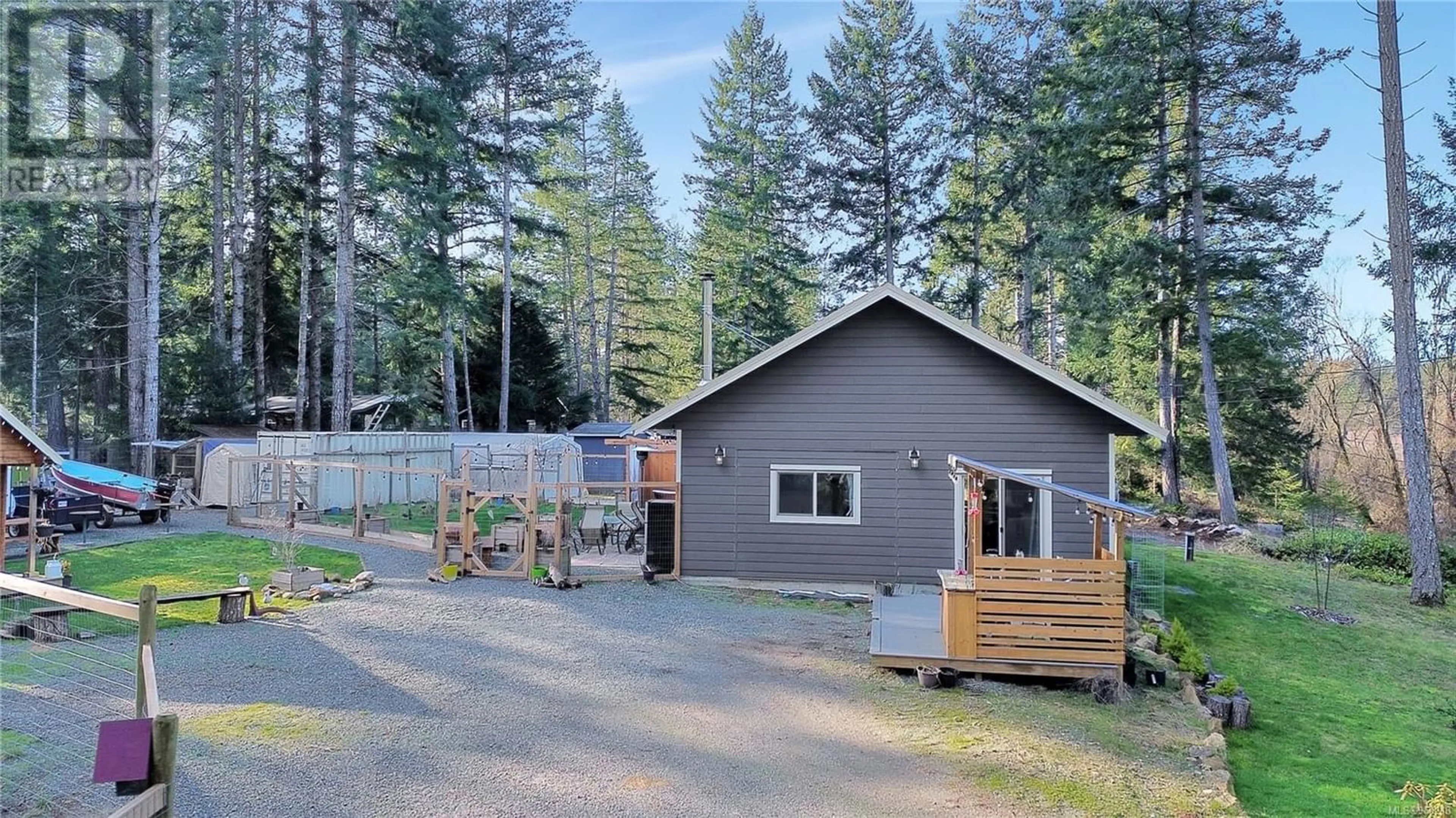 Cottage for 661 Dogwood Cres, Gabriola Island British Columbia V0R1X4
