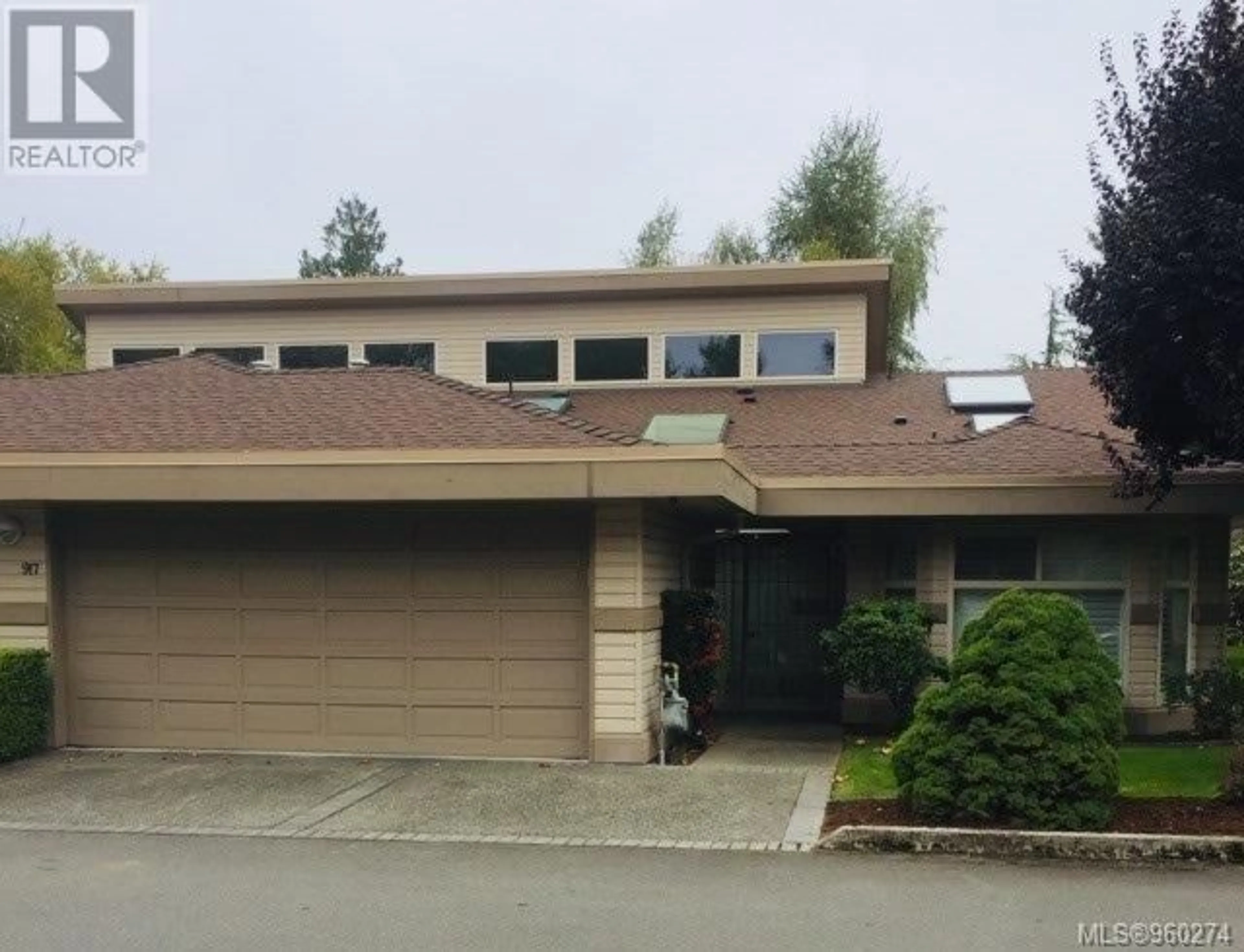 A pic from exterior of the house or condo for 917 Lakes Blvd, Parksville British Columbia V9P2P8