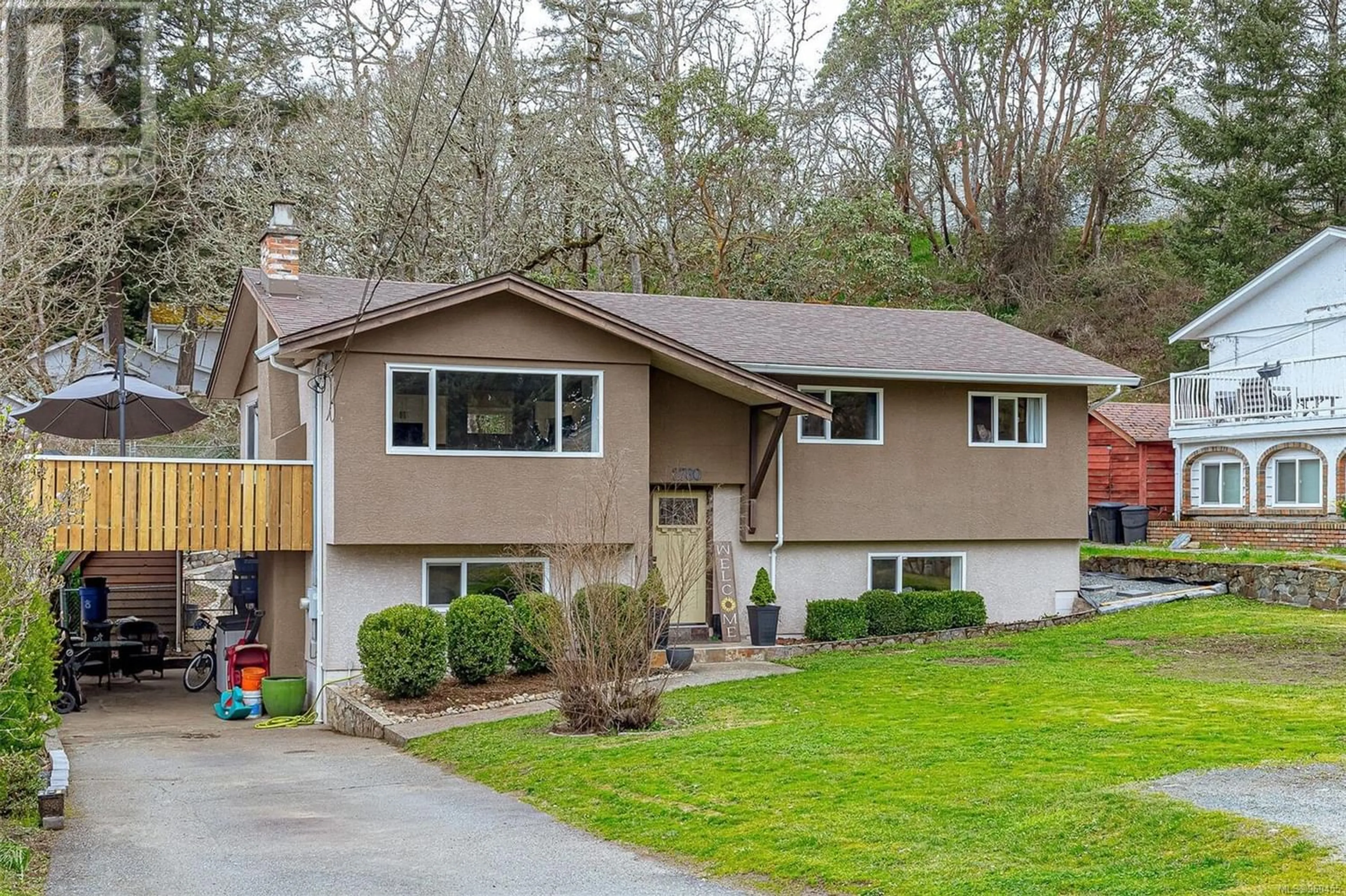 Indoor entryway for 2780 Hartsdale Dr, Langford British Columbia V9B4M8