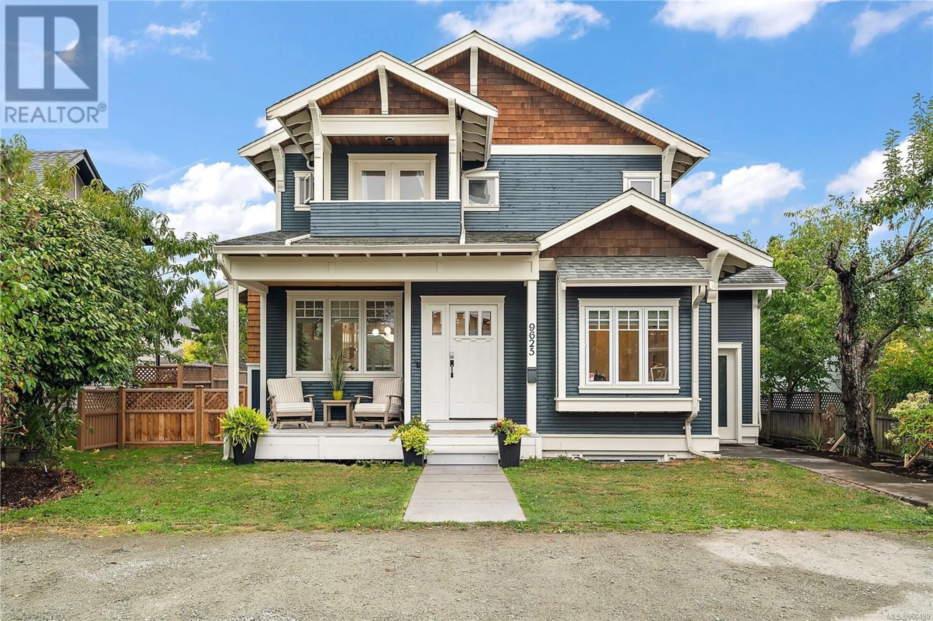 Frontside or backside of a home for 9625 Seventh St, Sidney British Columbia V8L2V4