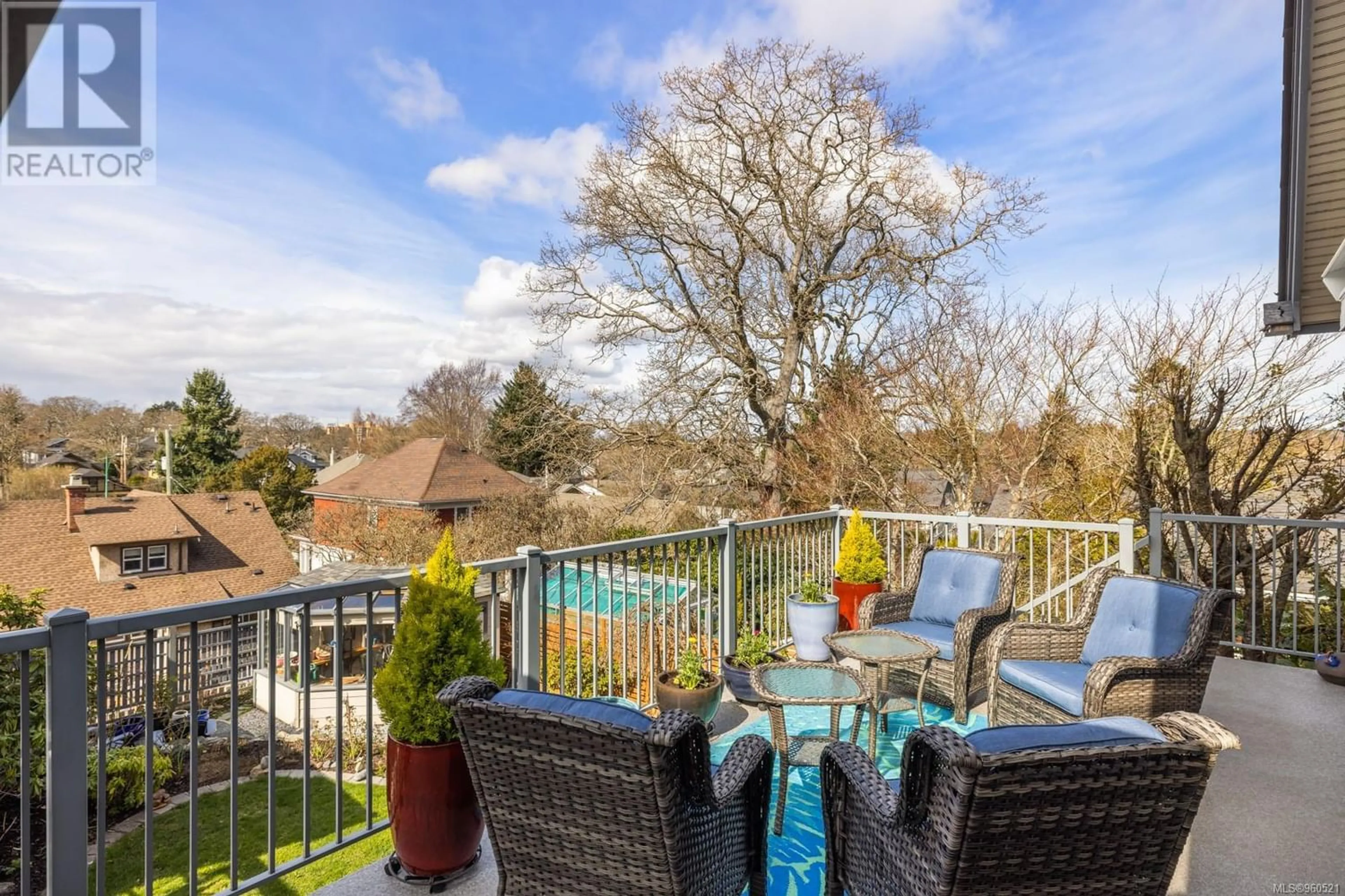 Patio for 1584 Clive Dr, Oak Bay British Columbia V8R5W2