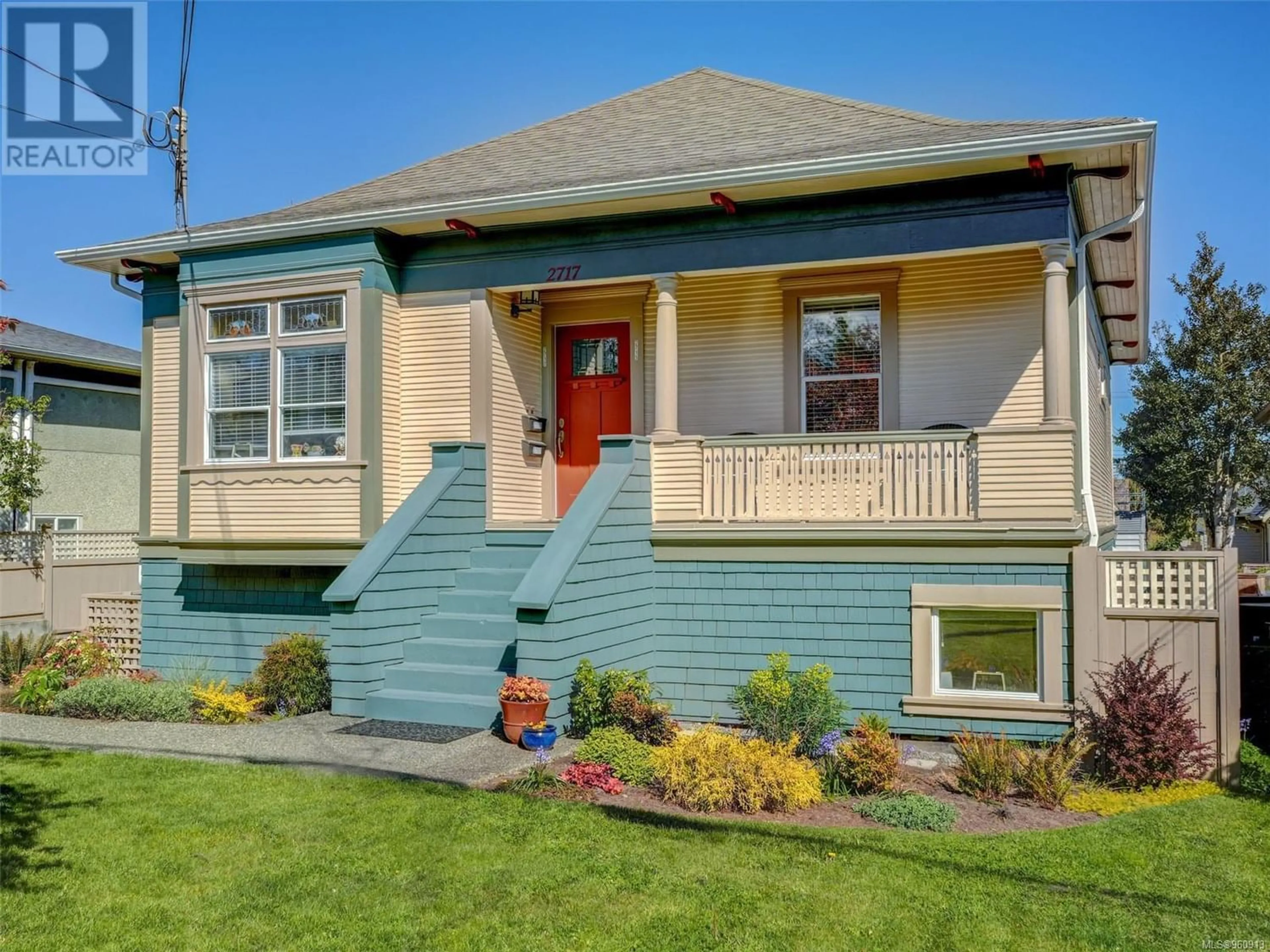 Frontside or backside of a home for 2719 Asquith St, Victoria British Columbia V8R3Y6