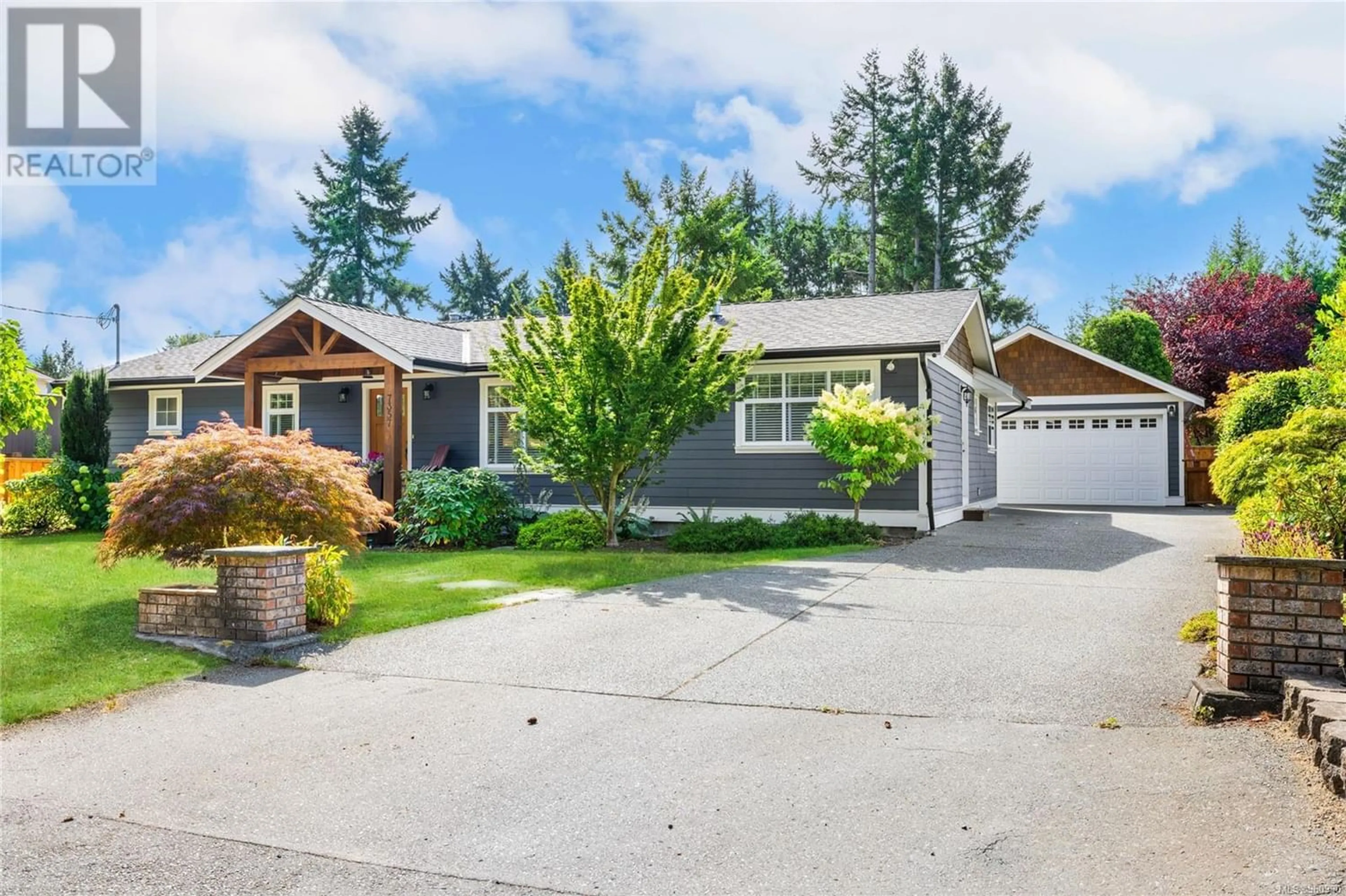 Frontside or backside of a home for 7357 Lantzville Rd, Lantzville British Columbia V0R2H0