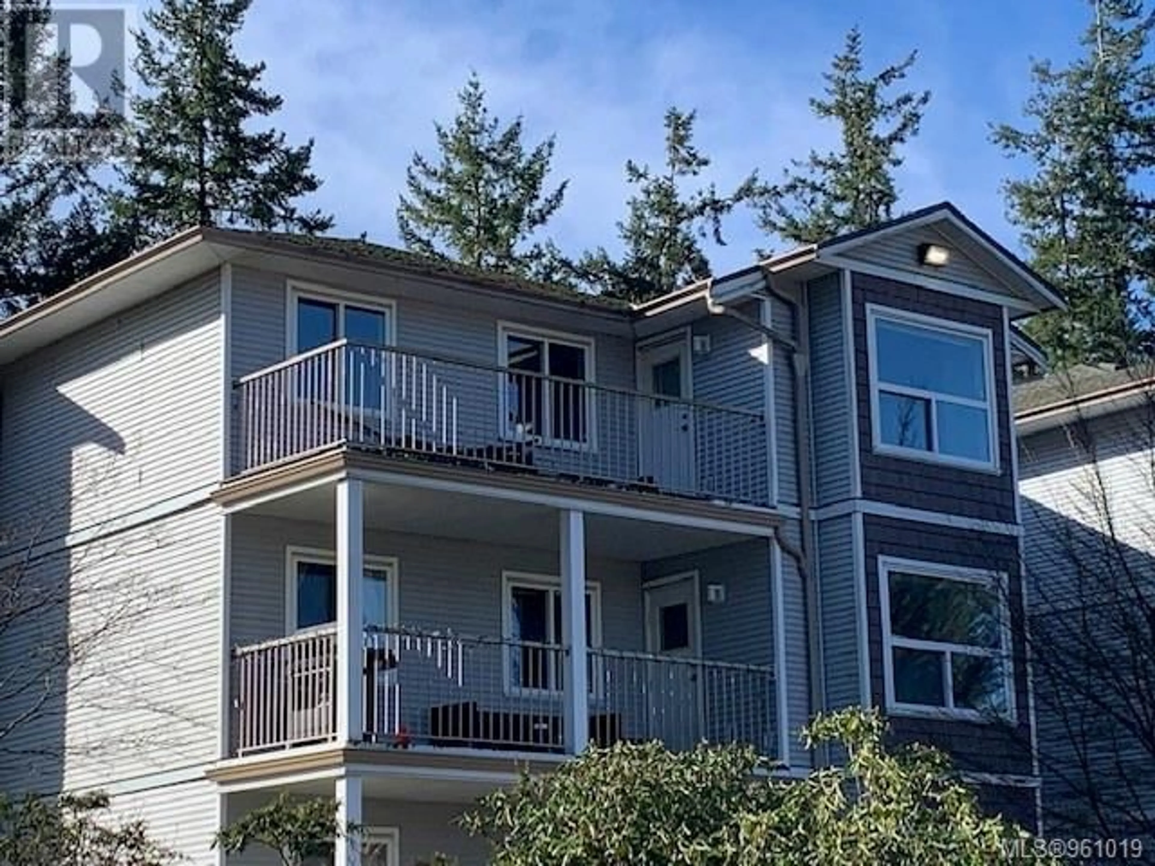A pic from exterior of the house or condo for 301 262 Birch St, Campbell River British Columbia V9W2S3