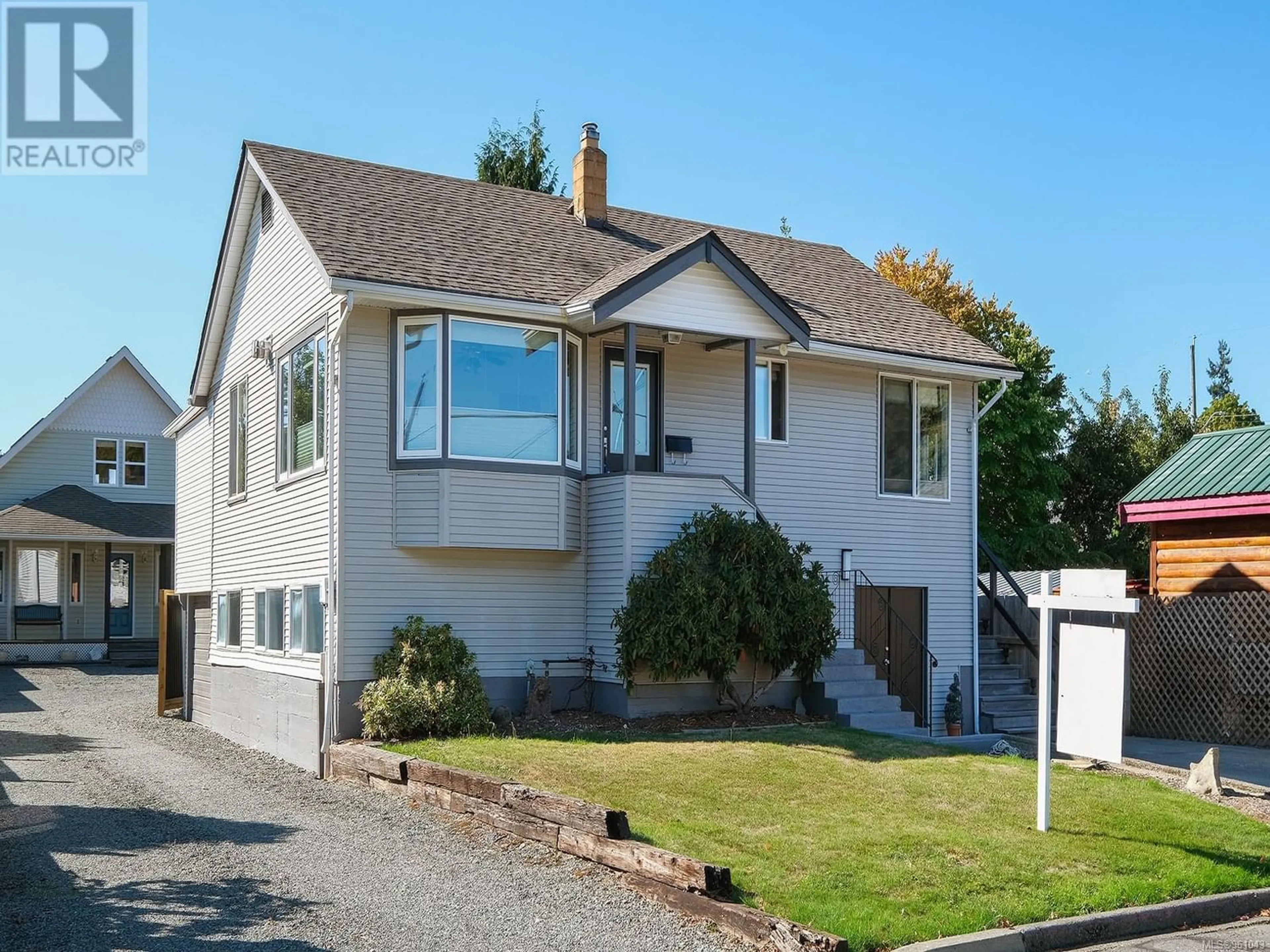 Frontside or backside of a home for 271 Campbell St, Duncan British Columbia V9L3H6