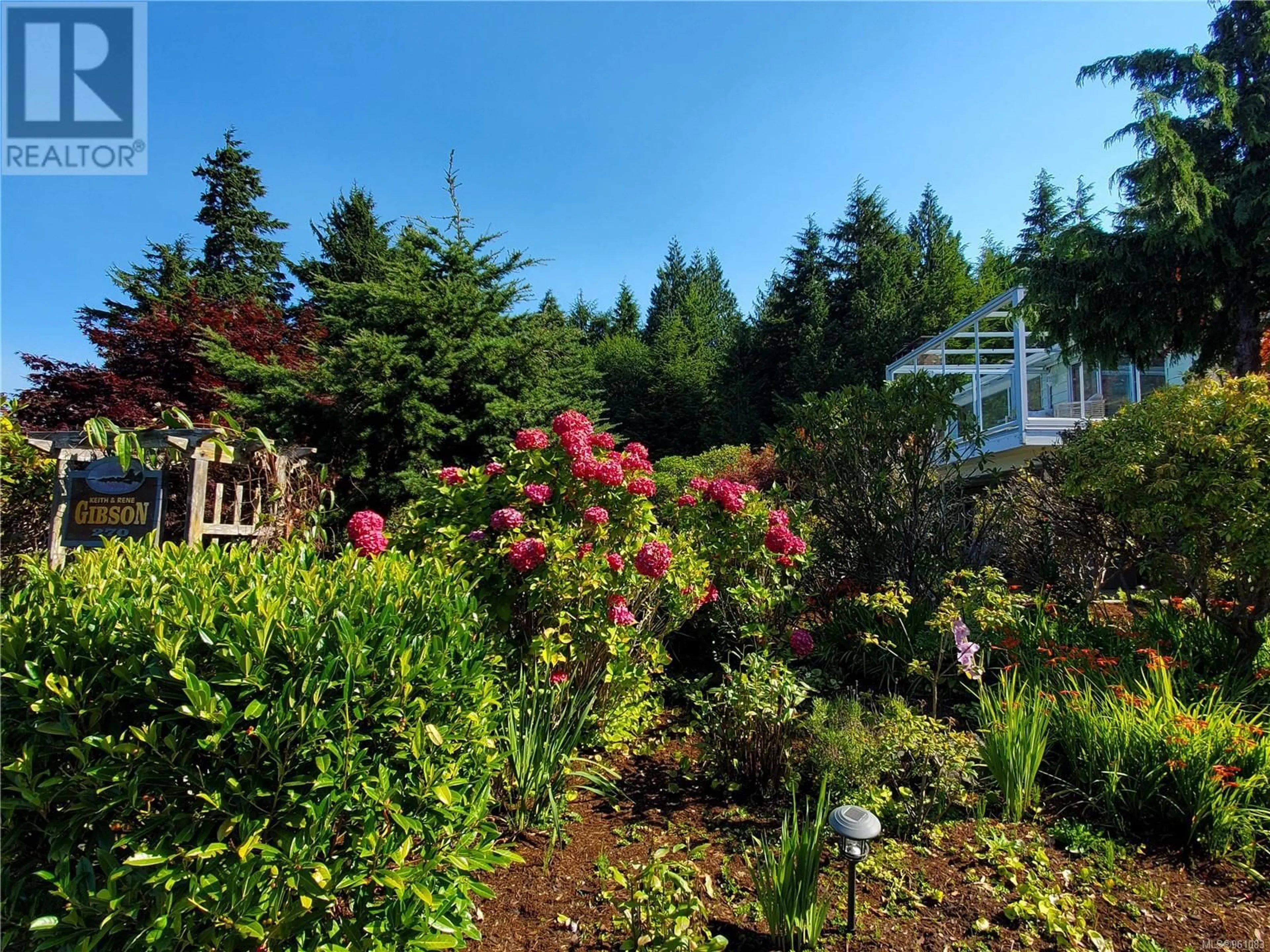 Patio for 270 Cedar St, Tofino British Columbia V0R2Z0