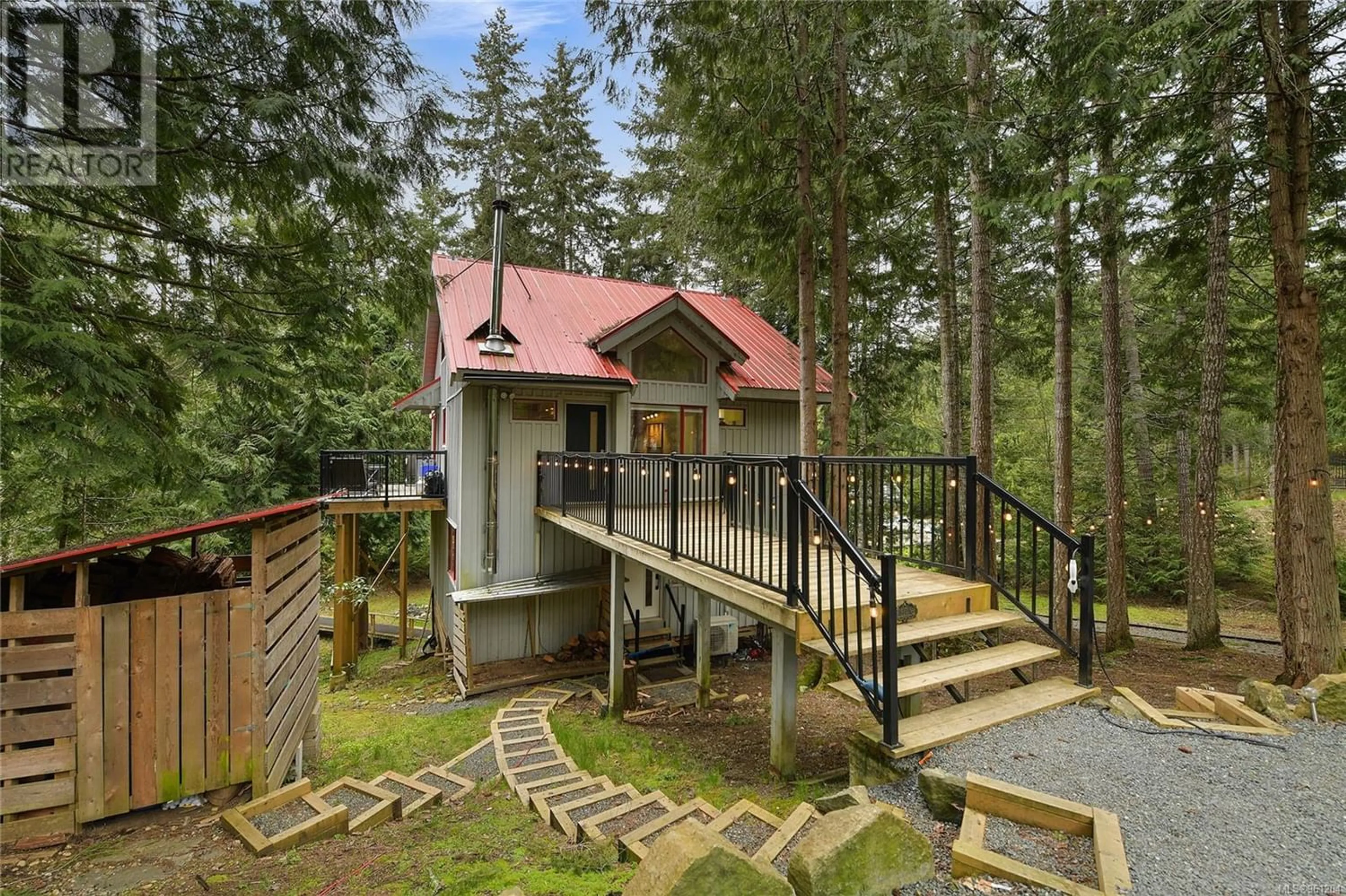 Cottage for 1706 Wooden Rd, Shawnigan Lake British Columbia V0R2W0