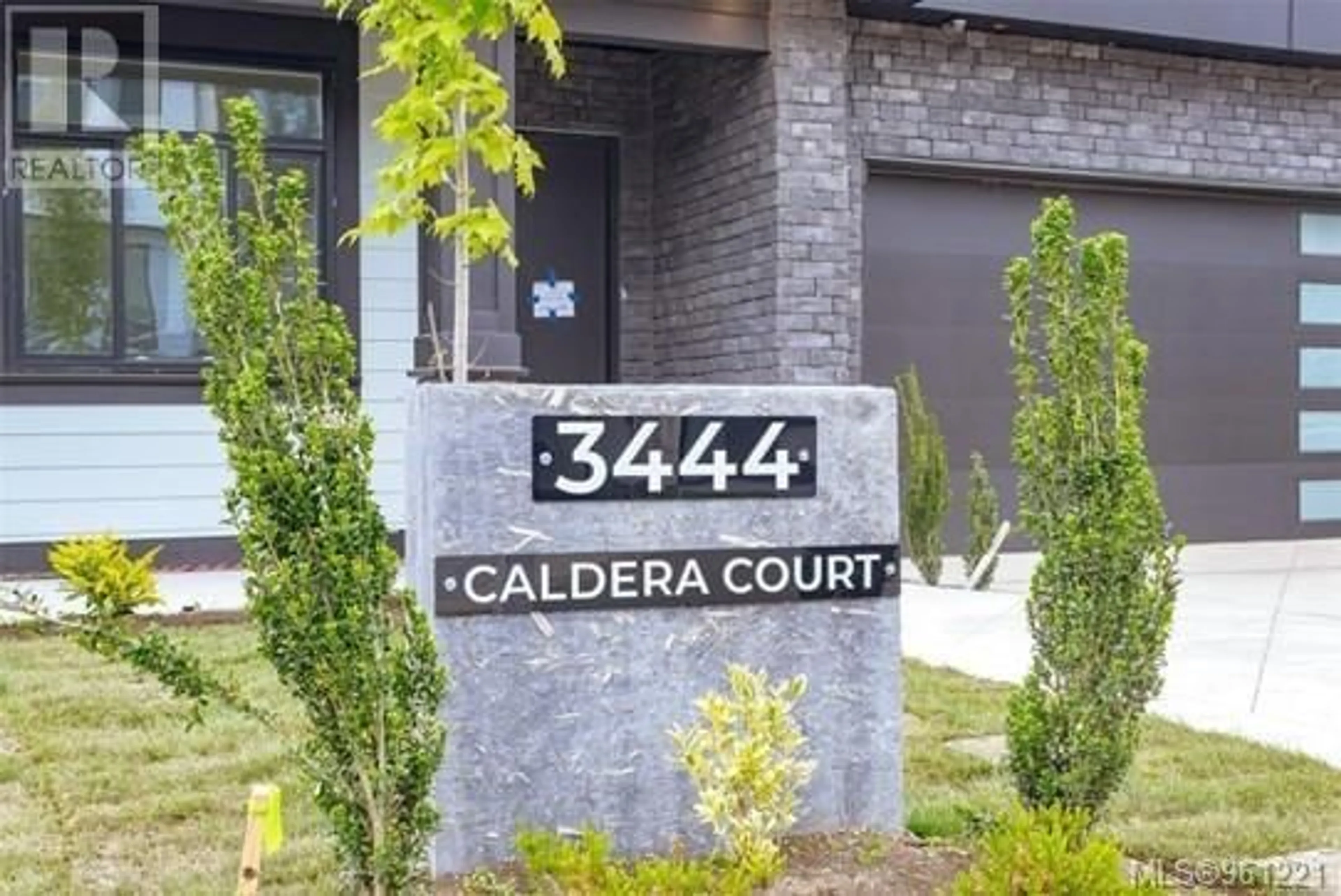 Indoor foyer for 3444 Caldera Crt, Langford British Columbia V9B6Z8