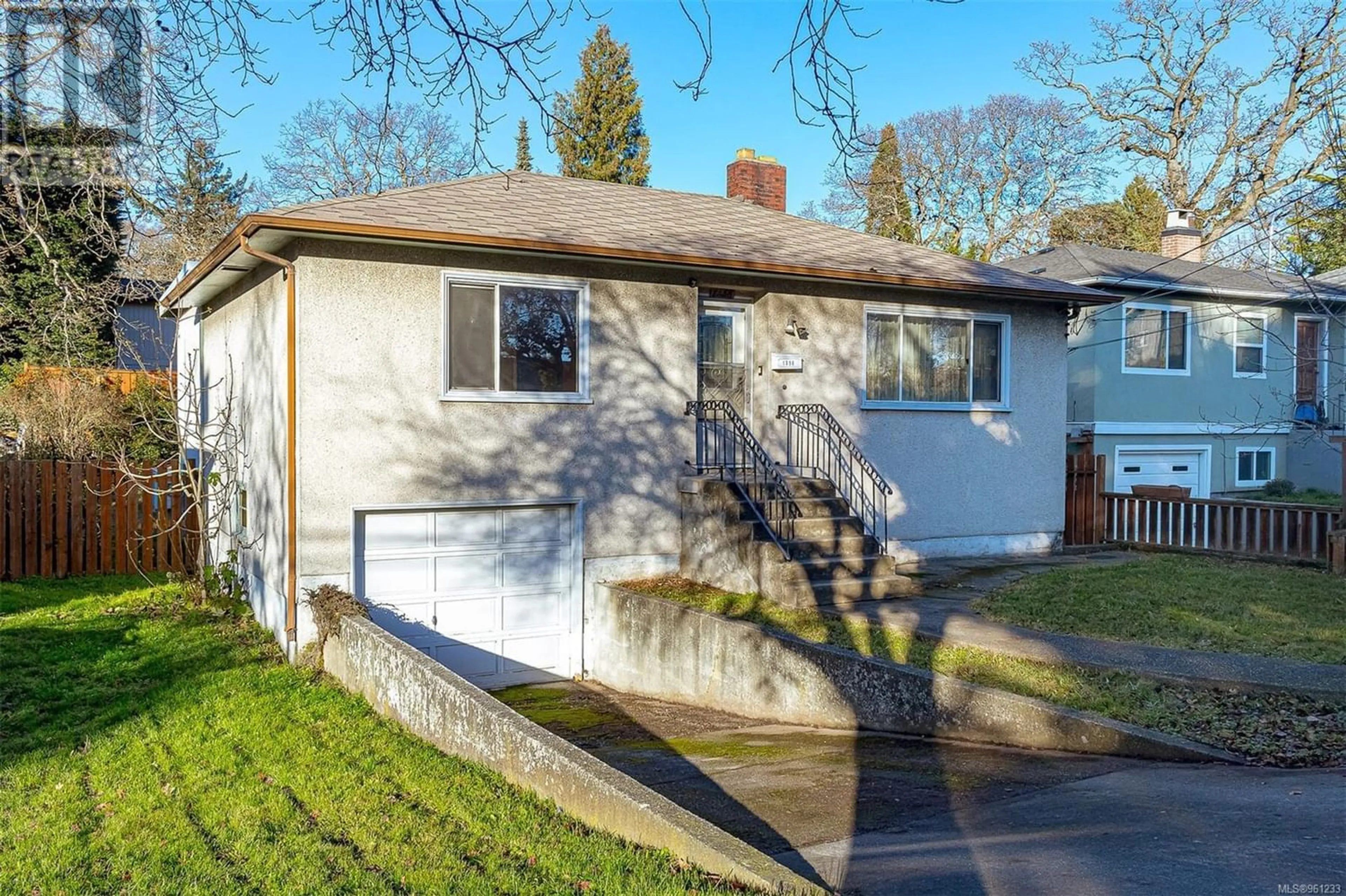 Frontside or backside of a home for 1356 Finlayson St, Victoria British Columbia V8T2V6