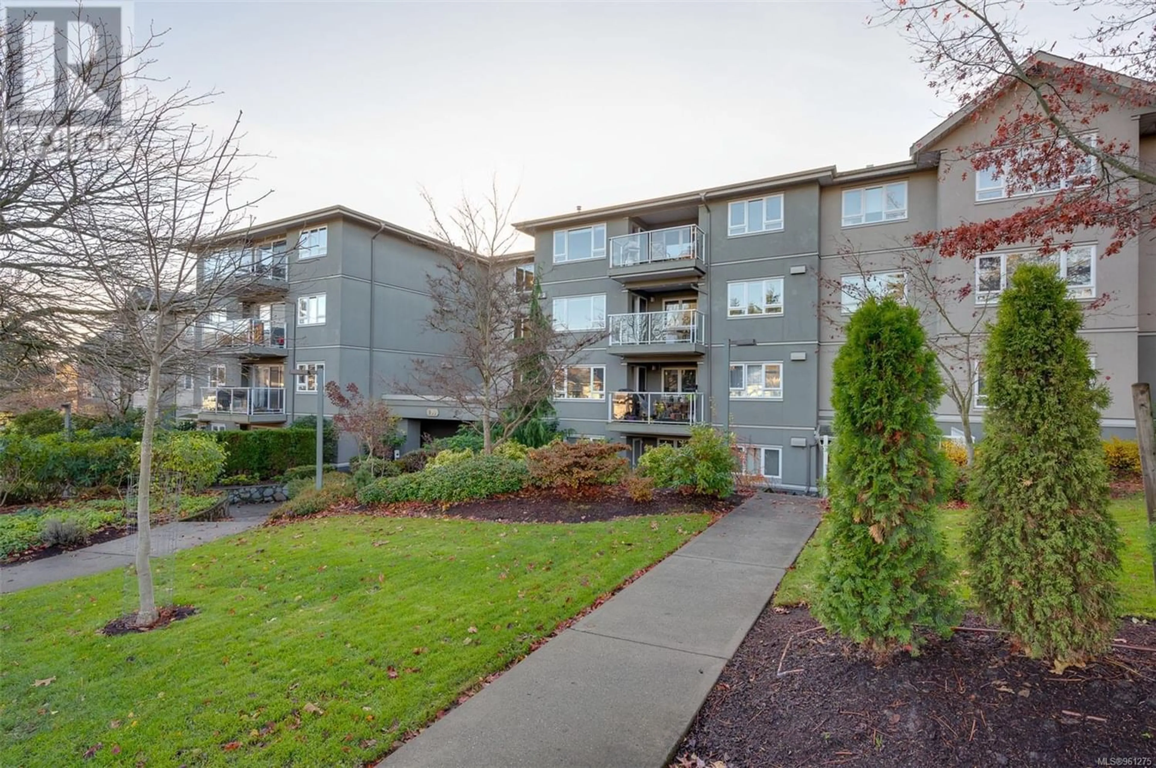 A pic from exterior of the house or condo for 307 951 Topaz Ave, Victoria British Columbia V8T2M2