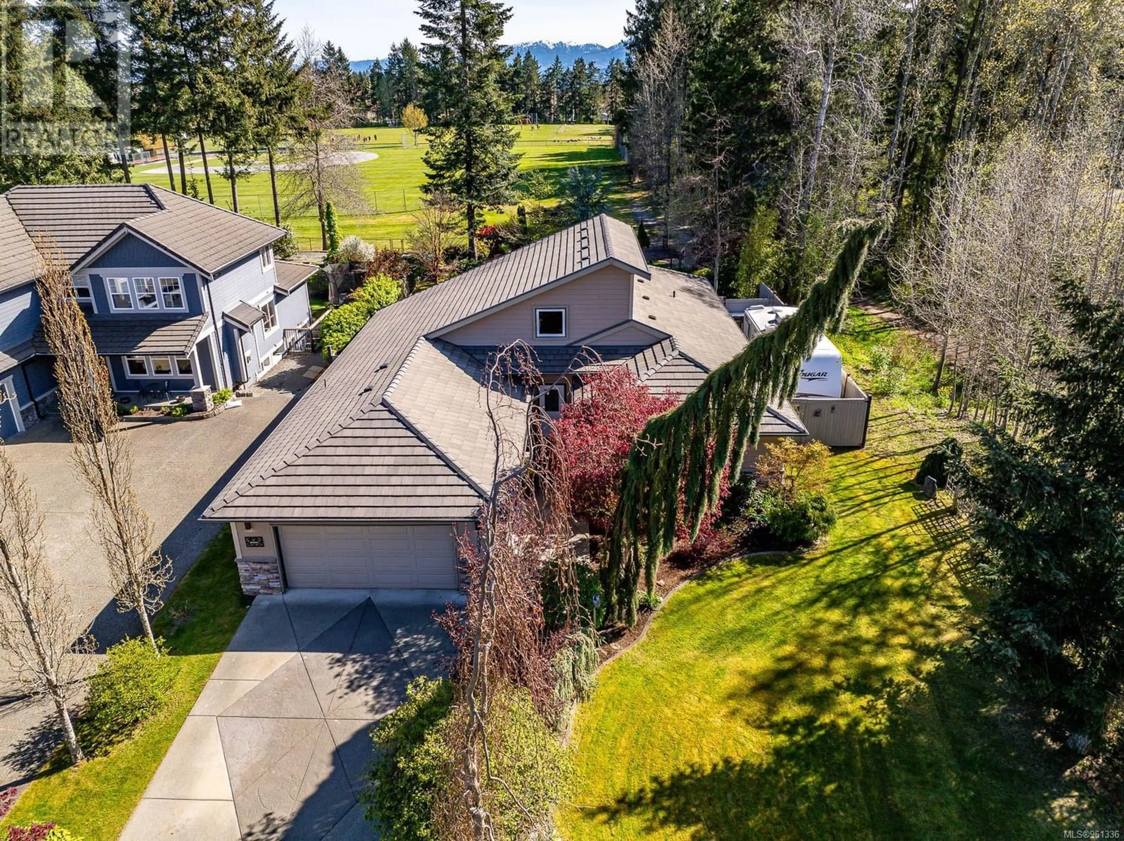 Frontside or backside of a home for 1531 Highridge Dr, Comox British Columbia V9M3R4