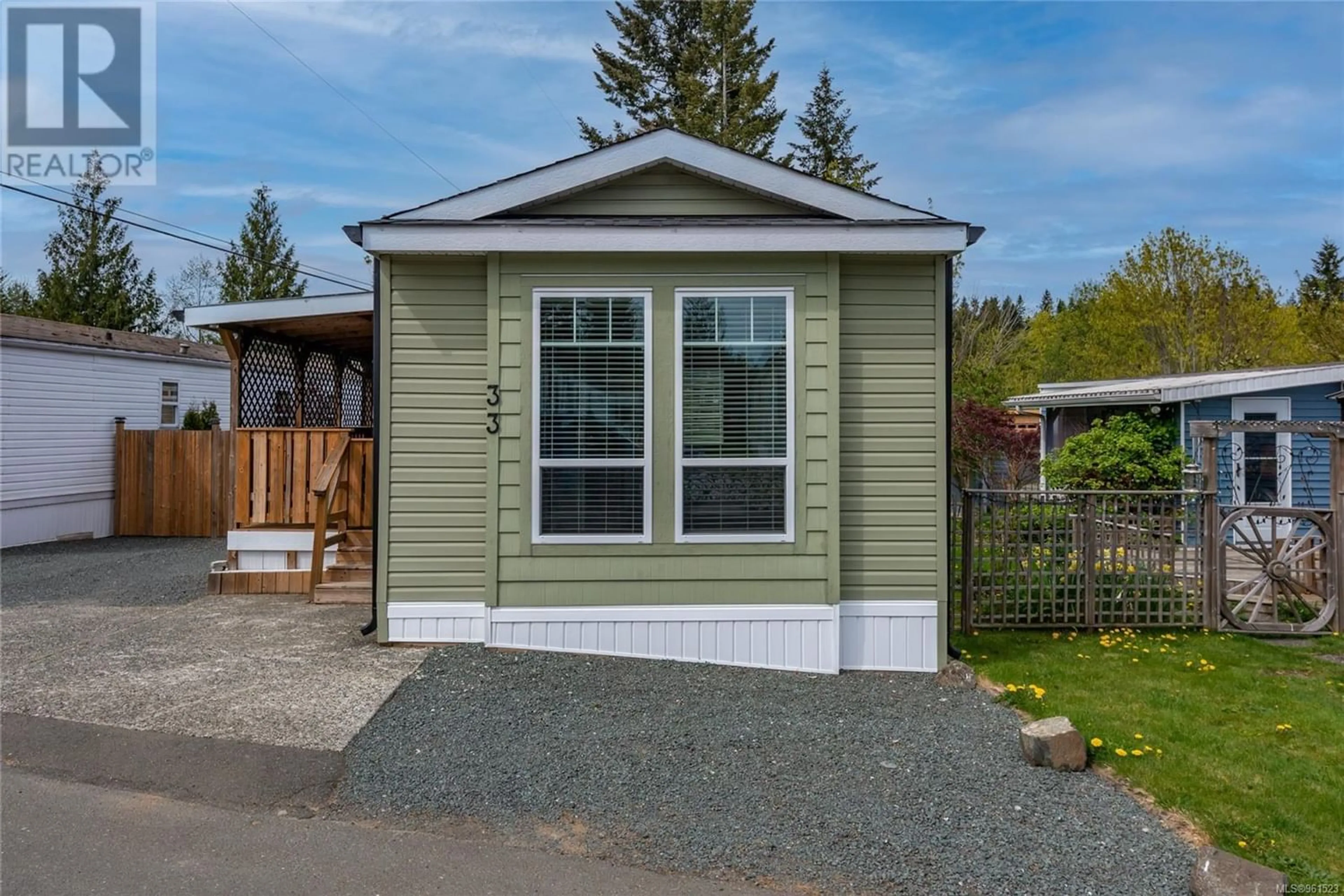 Home with vinyl exterior material for 33 2520 Quinsam Rd, Campbell River British Columbia V9W4N4