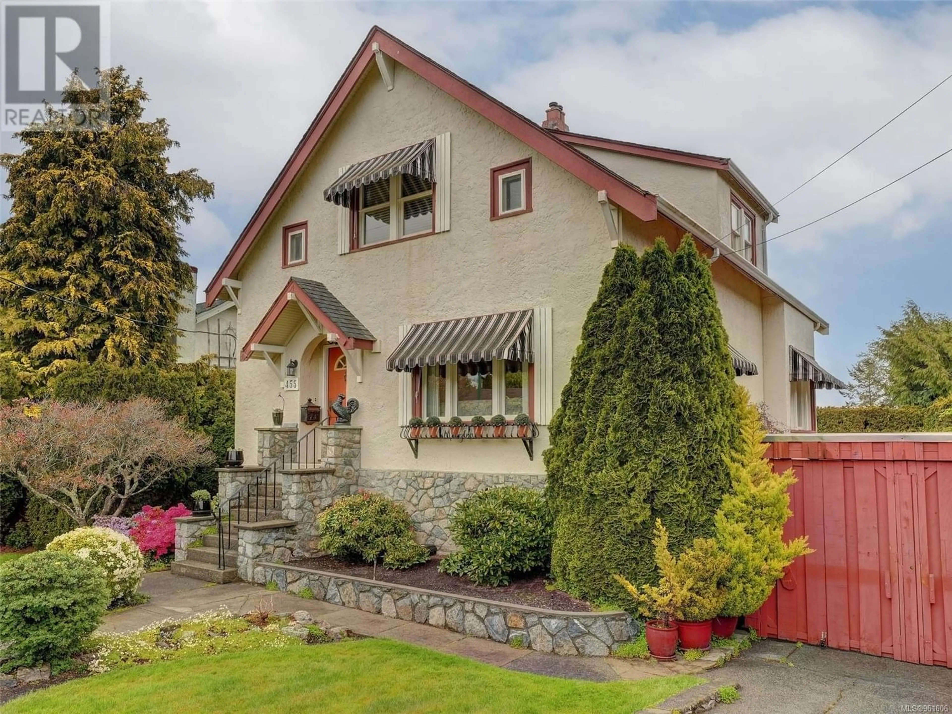 Frontside or backside of a home for 455 Victoria Ave, Oak Bay British Columbia V8S4M7