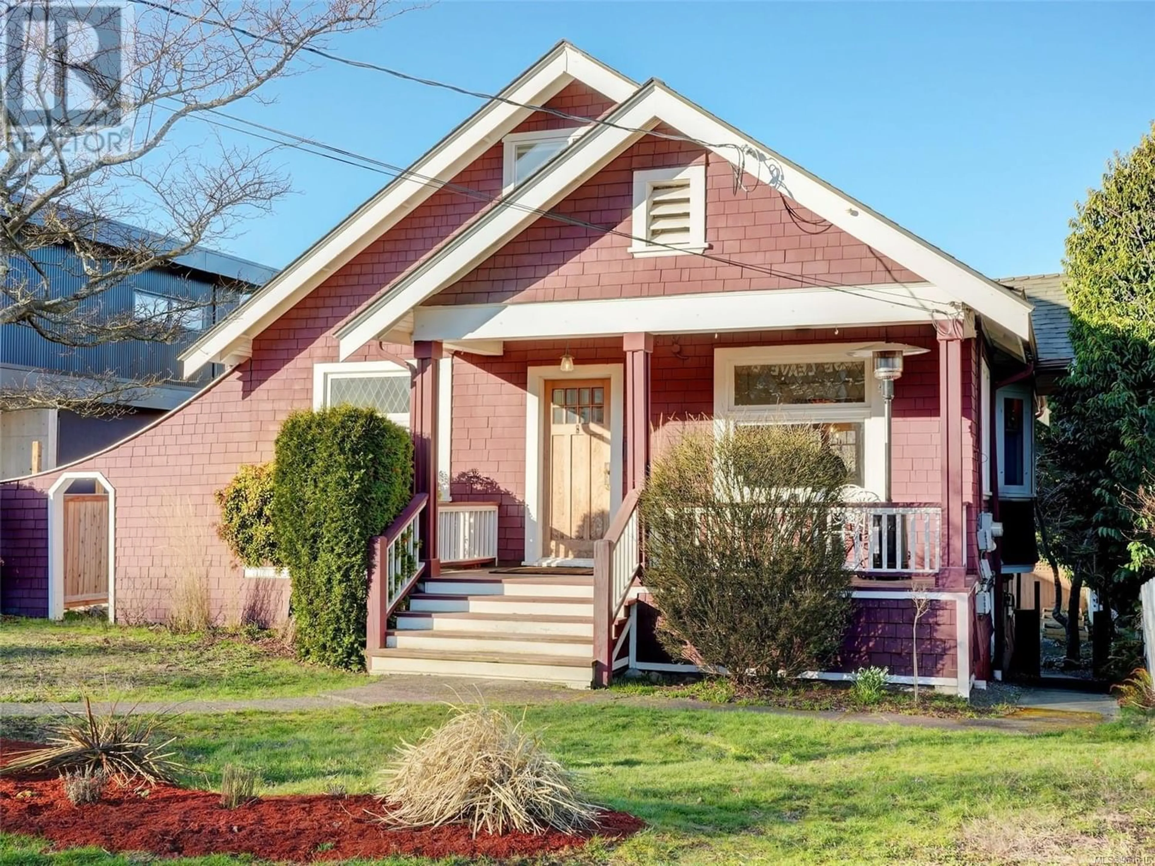 Frontside or backside of a home for 1564 Monterey Ave, Oak Bay British Columbia V8R5V4