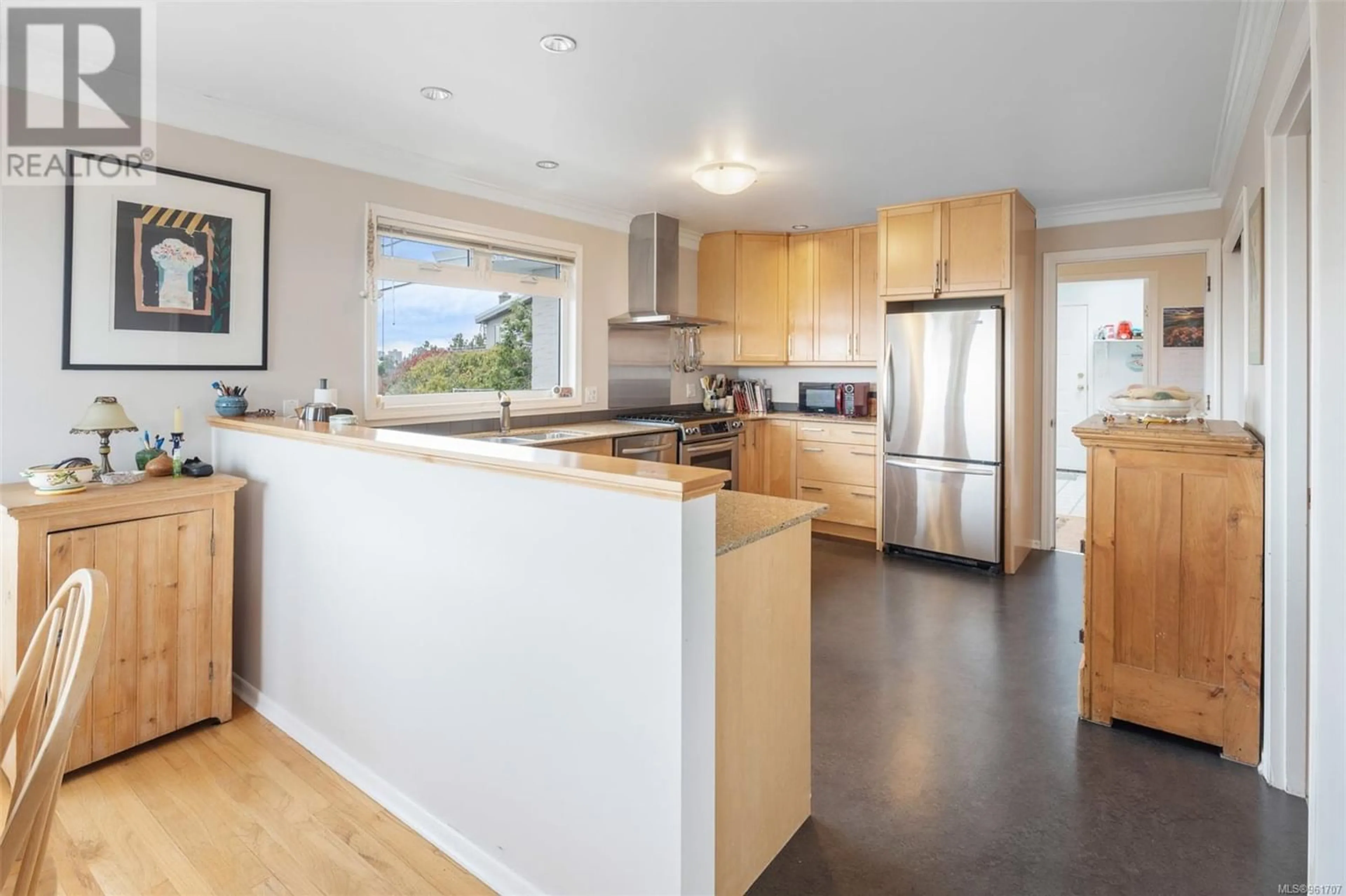 Open concept kitchen for 1357/1359 Bond St, Victoria British Columbia V8W2M6