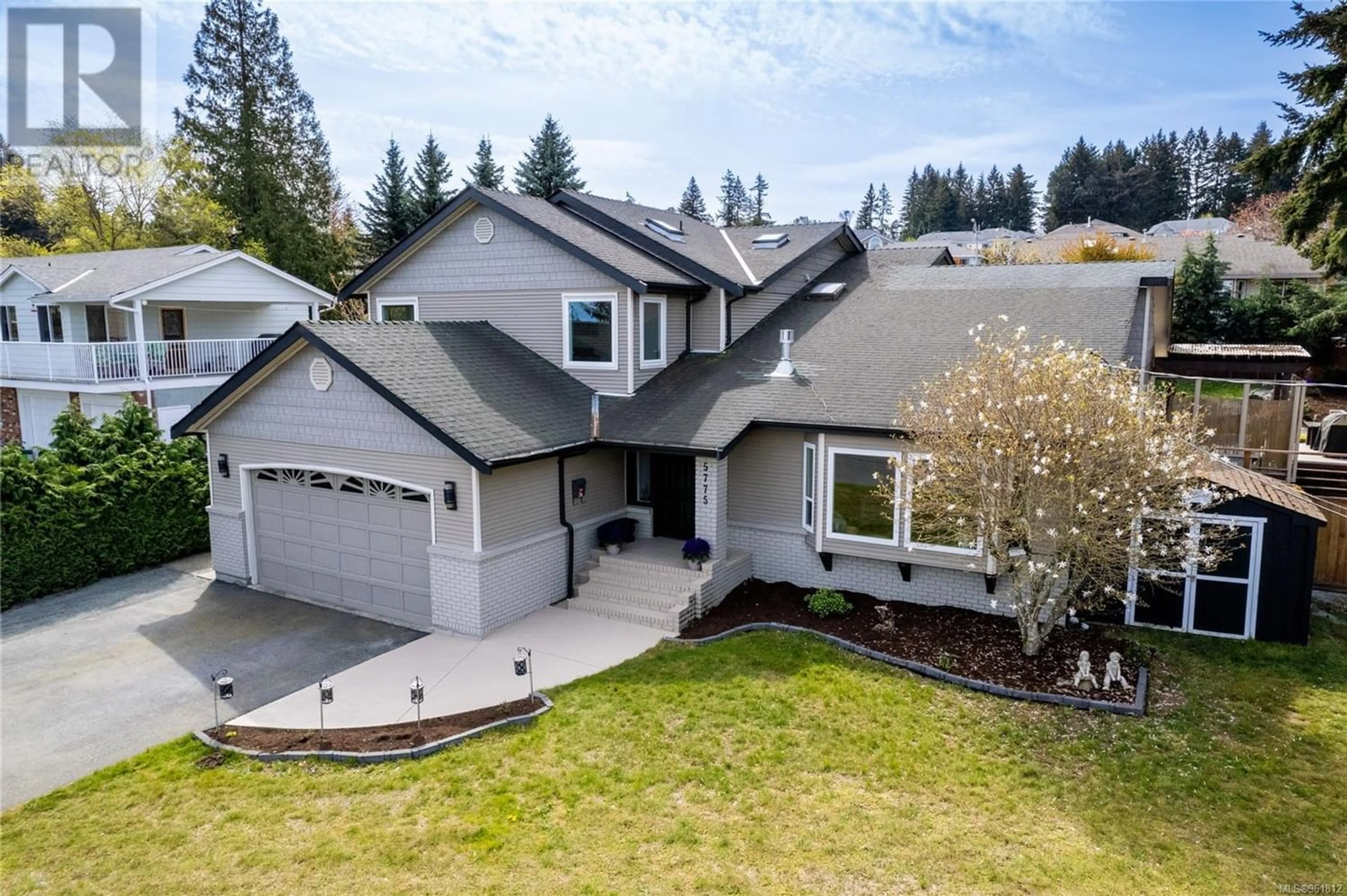 Frontside or backside of a home for 5775 Alder Way, Nanaimo British Columbia V9T5N4