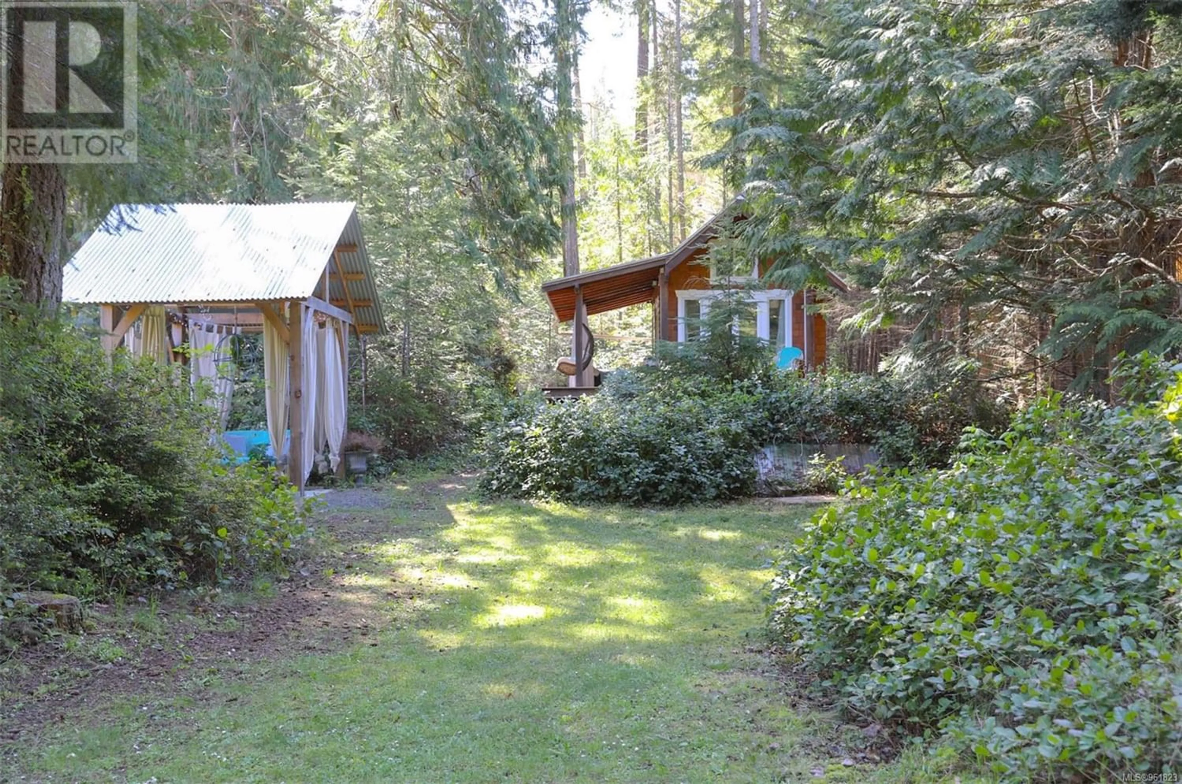 Cottage for 661 Berry Point Rd, Gabriola Island British Columbia V0R1X1