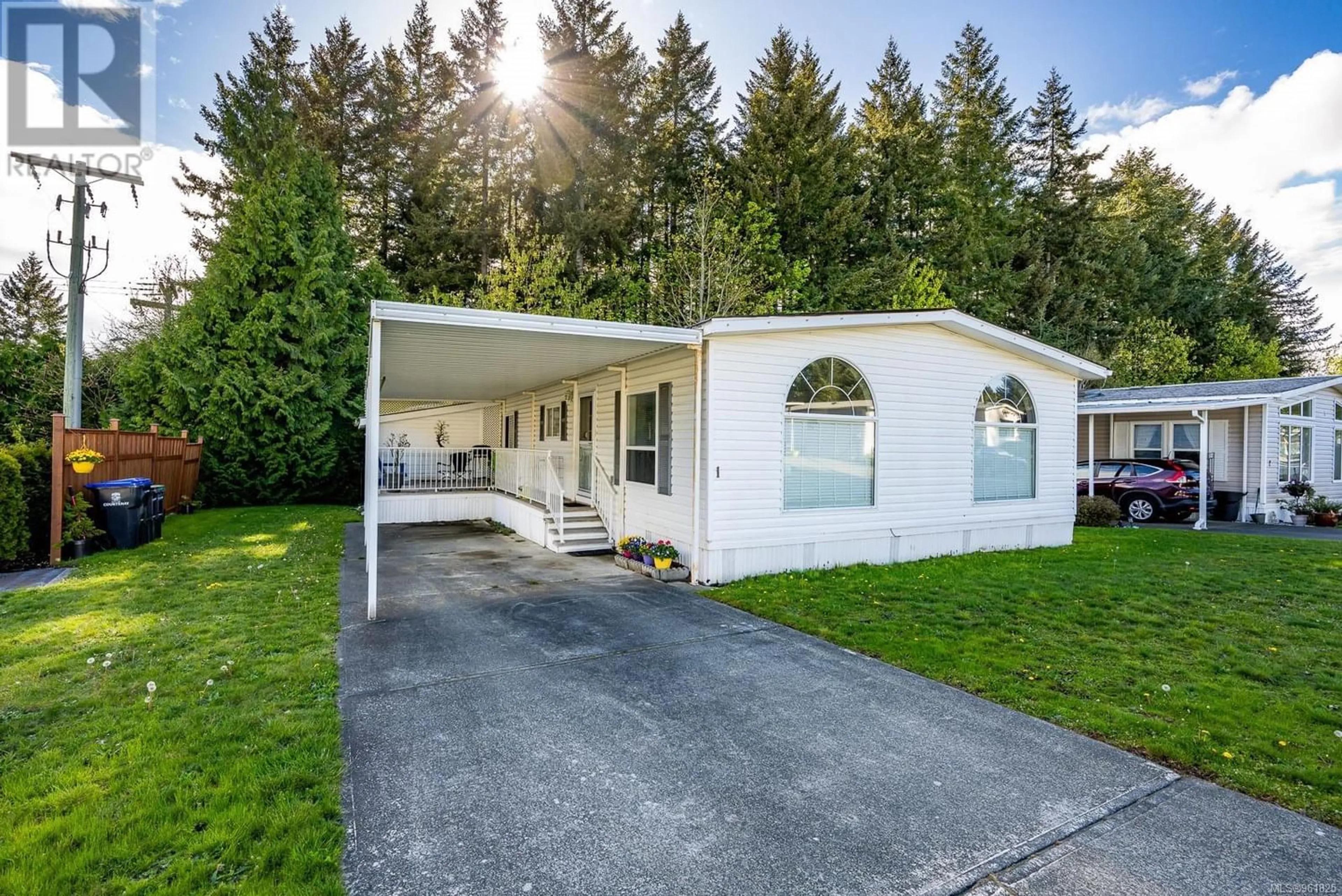 Home with vinyl exterior material for 1 4714 Muir Rd, Courtenay British Columbia V9N8Z6