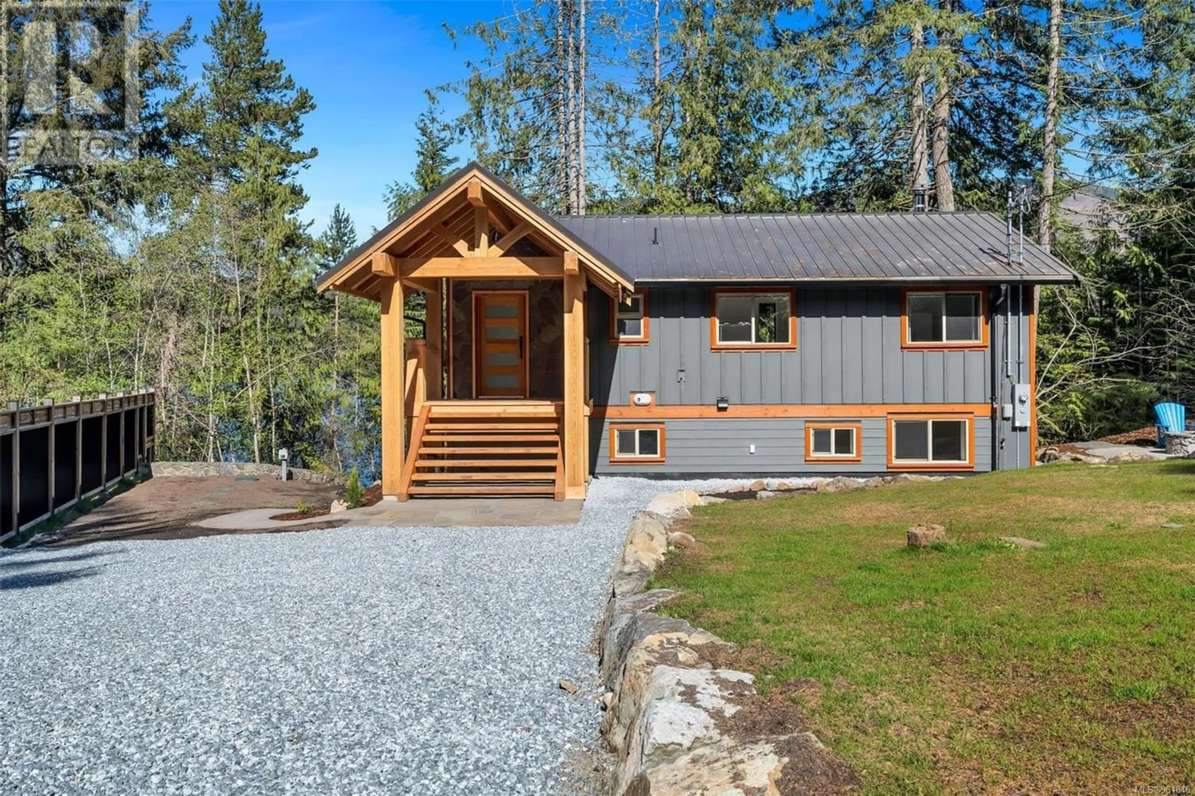 Cottage for 1681 West Shawnigan Lake Rd, Shawnigan Lake British Columbia V8H2C4