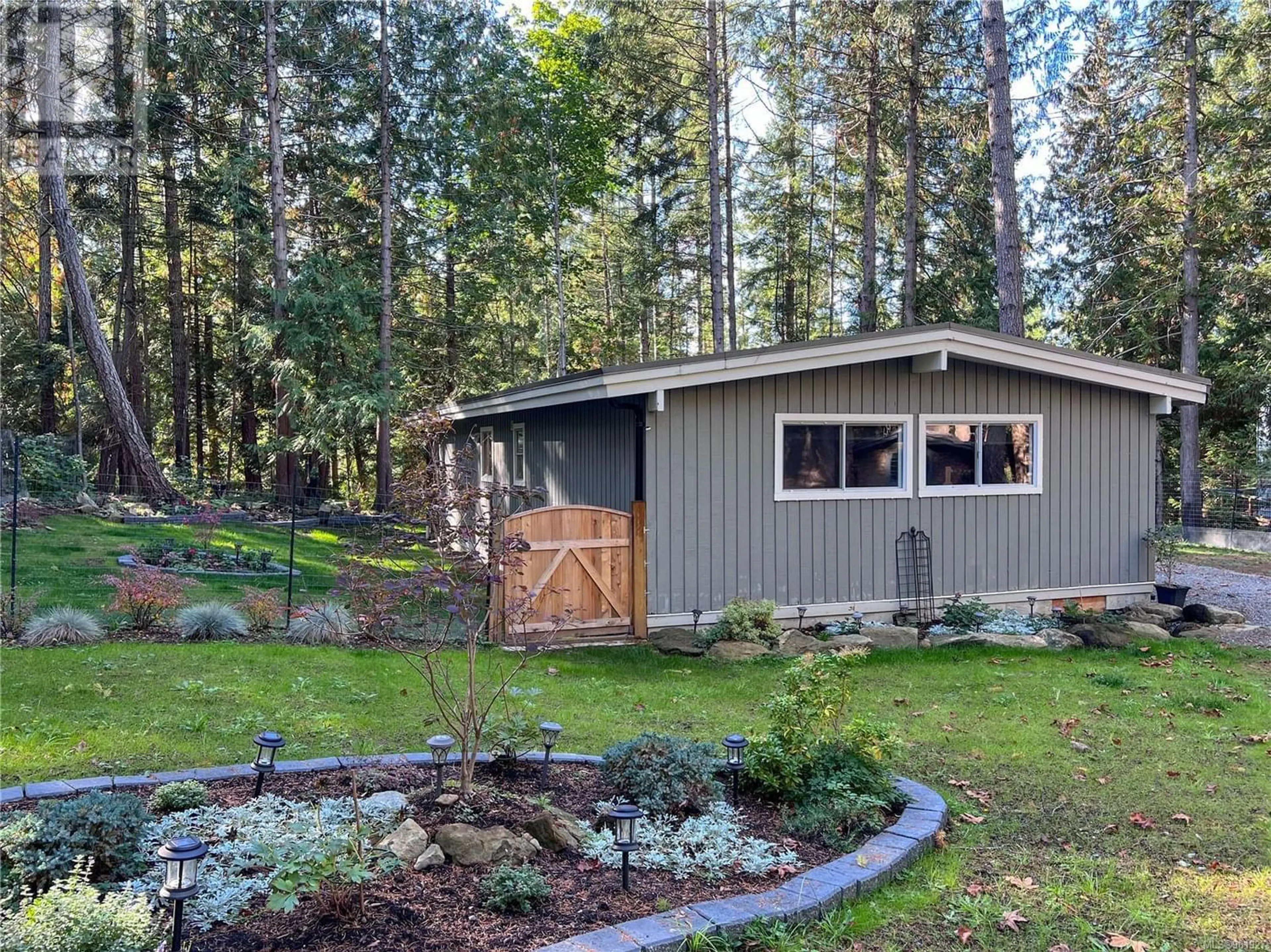 Cottage for 1185 Pat Burns Ave, Gabriola Island British Columbia V0R1X2