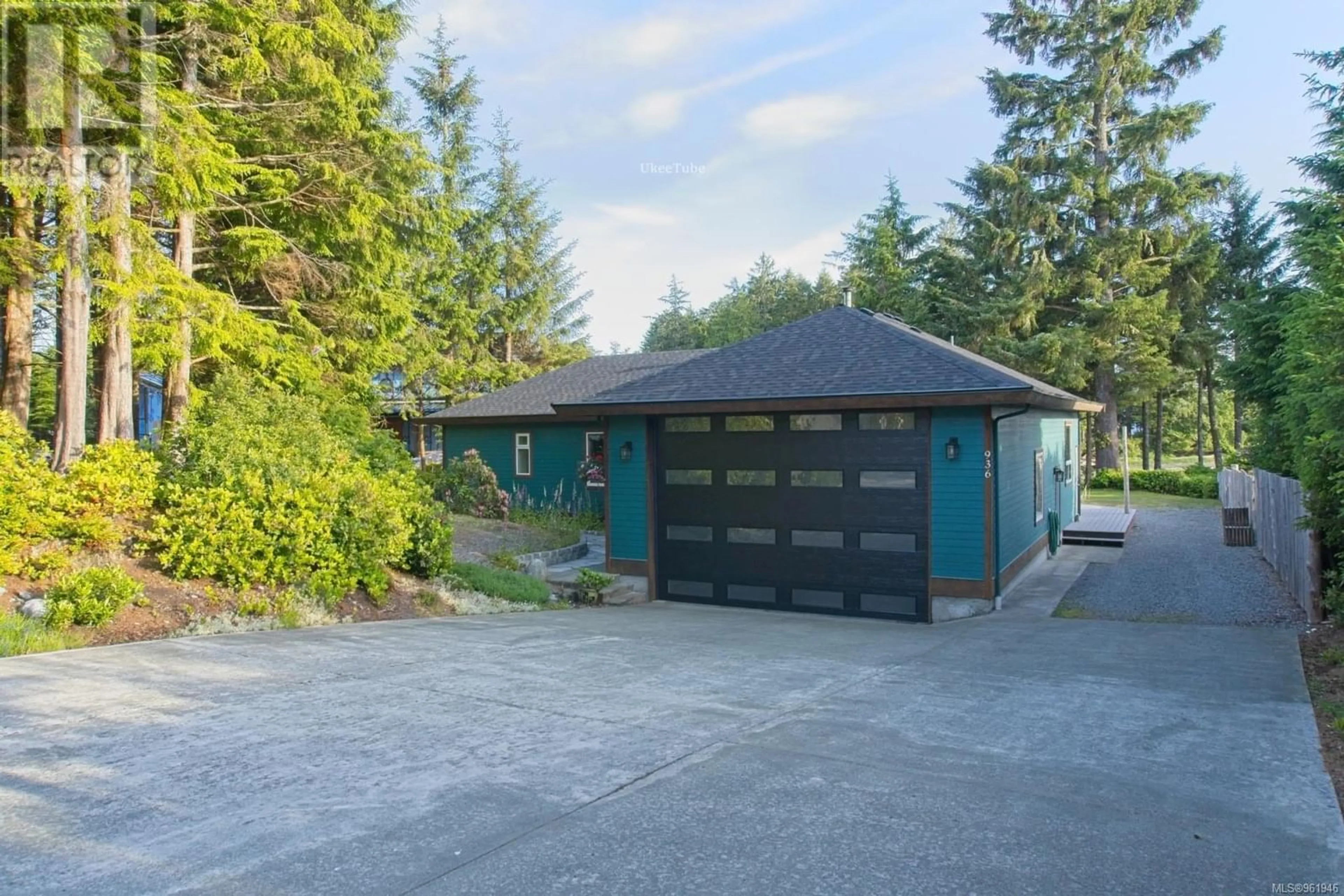 Frontside or backside of a home for 936 Amphitrite Pl, Ucluelet British Columbia V0R3A0