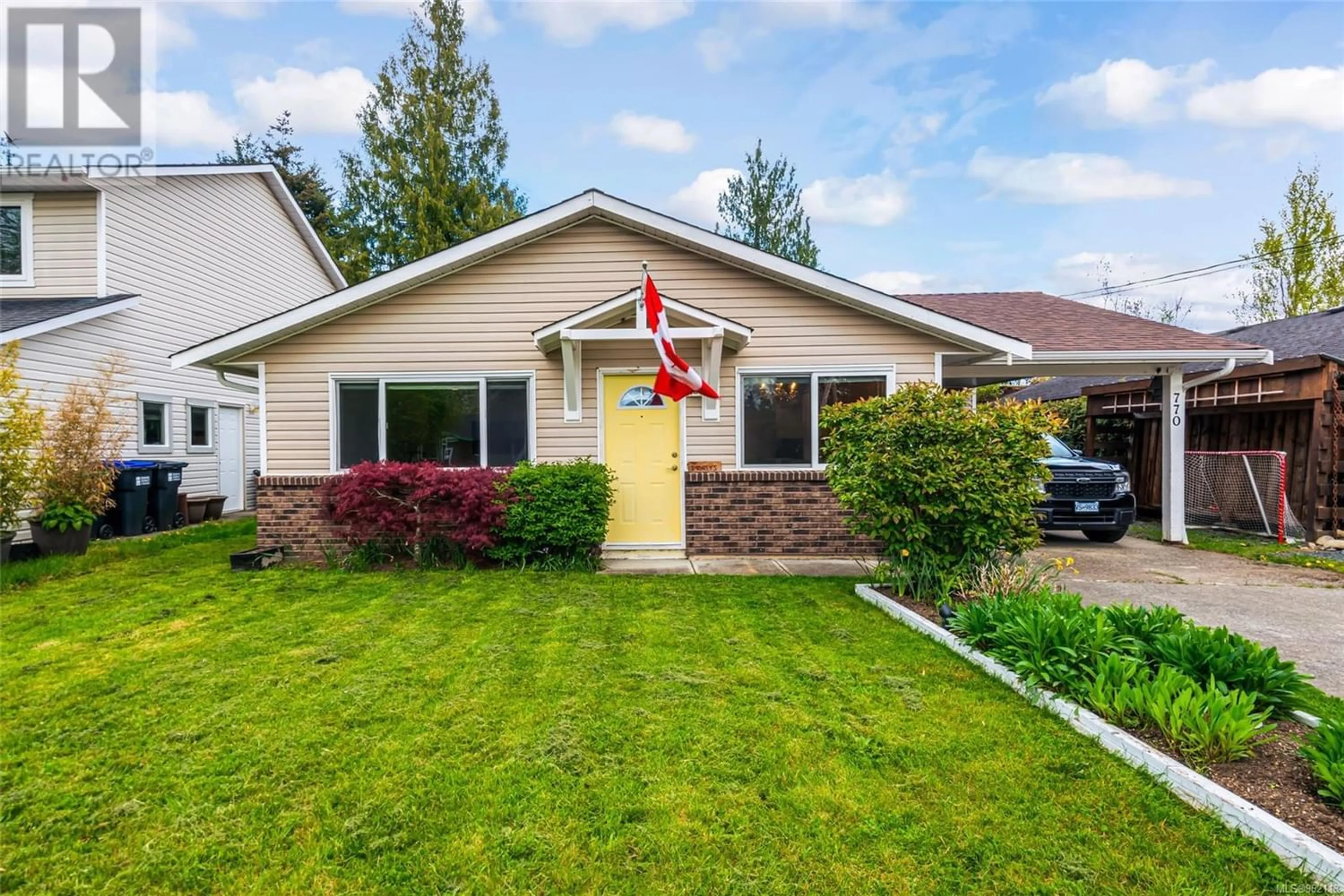 Frontside or backside of a home, cottage for 770 Phillips St, Parksville British Columbia V9P1A7