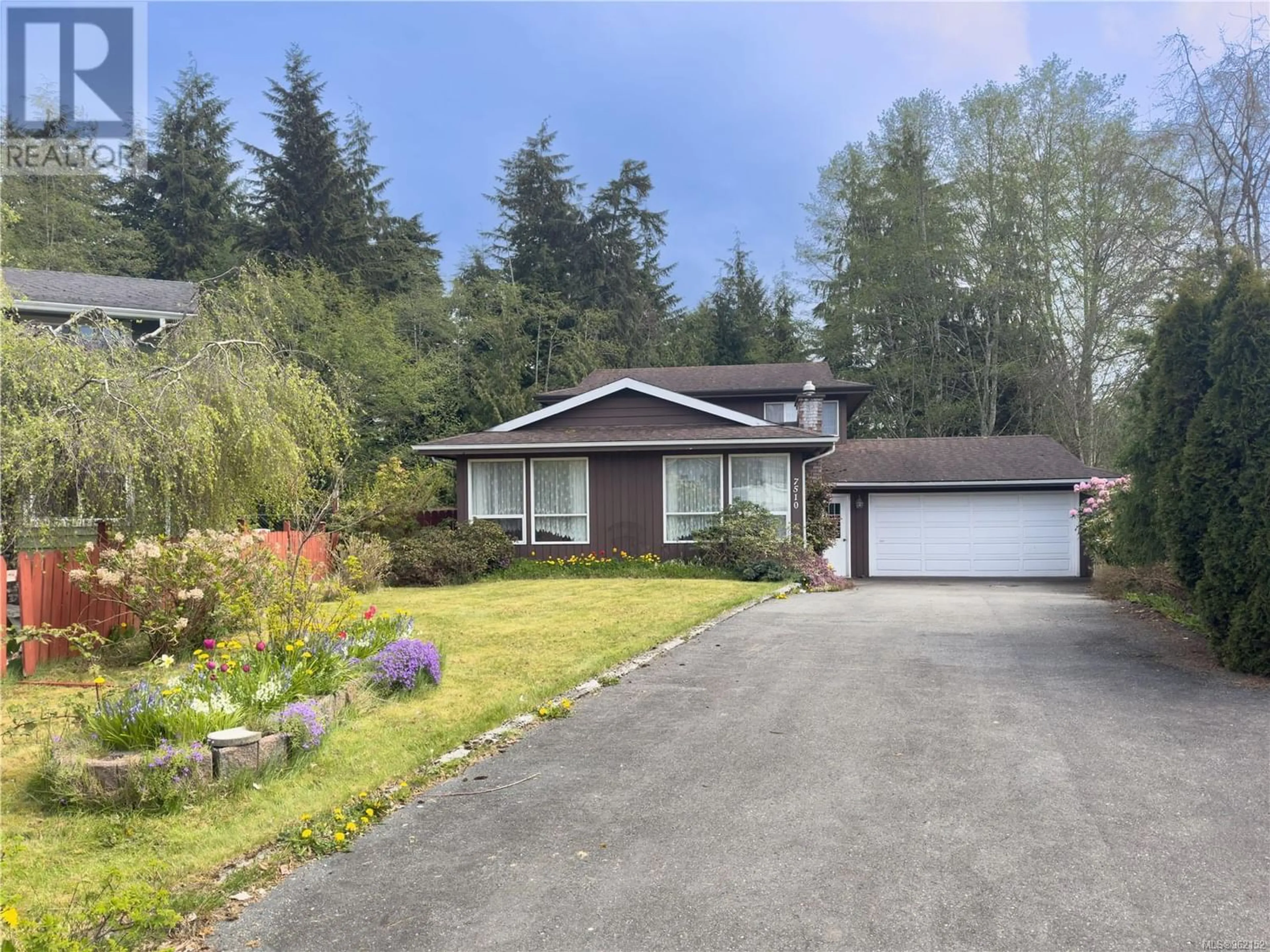 Frontside or backside of a home for 7510 Cadwallader Cres, Port Hardy British Columbia V0N2P0