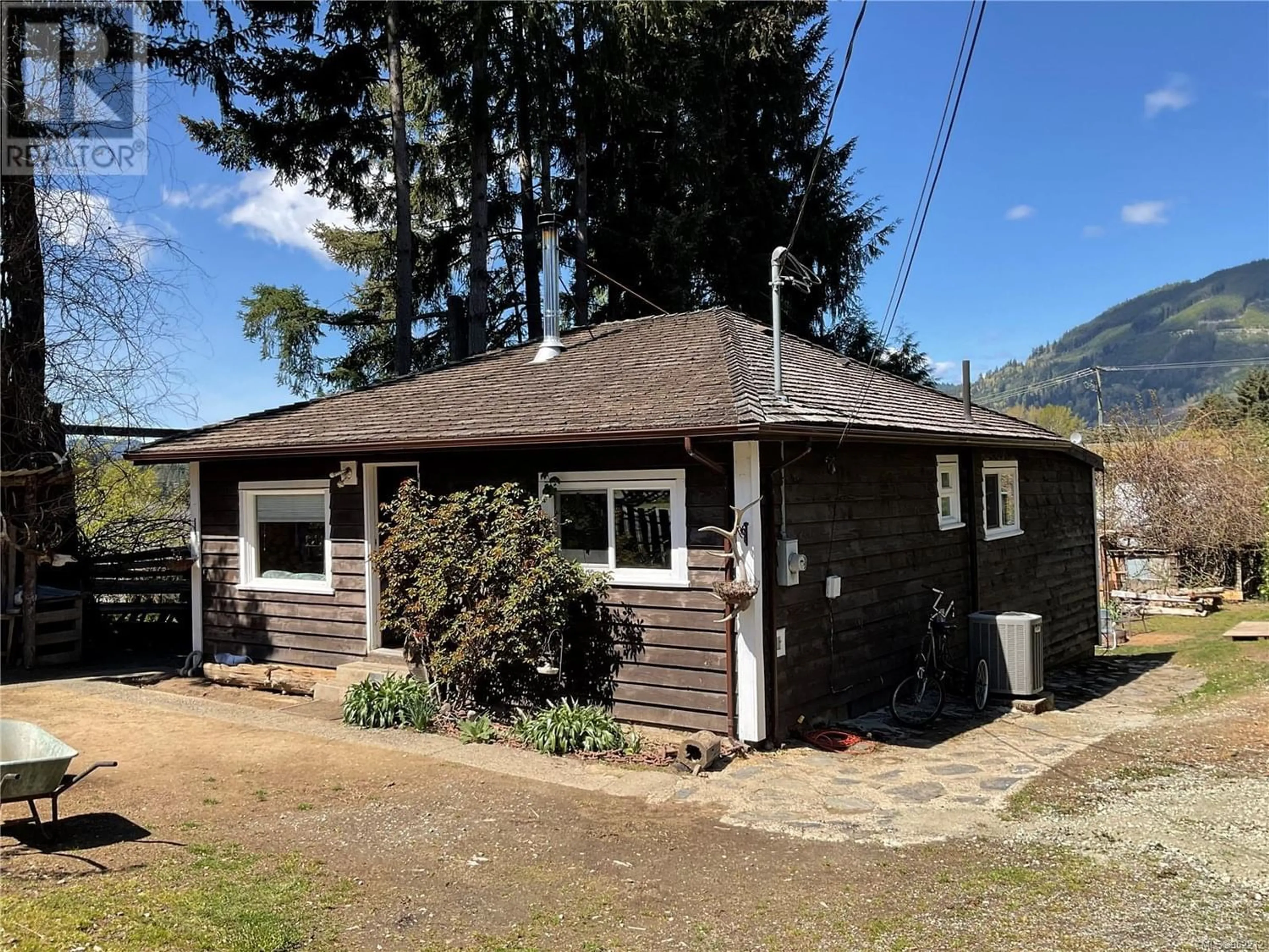Frontside or backside of a home for 143 Comiaken Ave, Lake Cowichan British Columbia V0R2G0