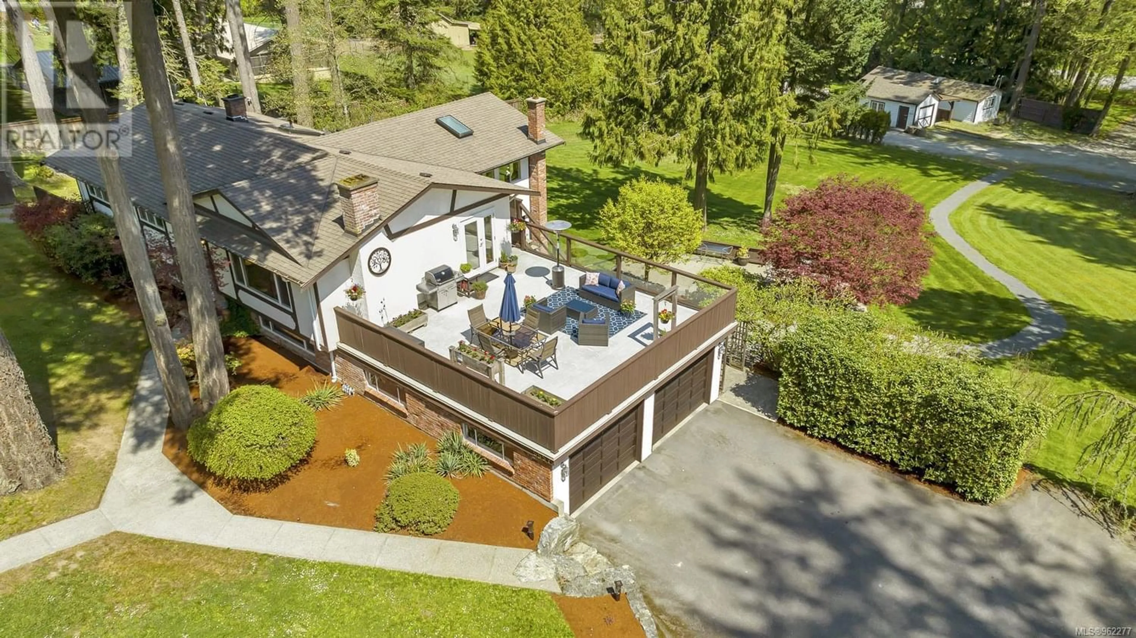 Frontside or backside of a home for 5557 Old West Saanich Rd, Saanich British Columbia V9E2H3