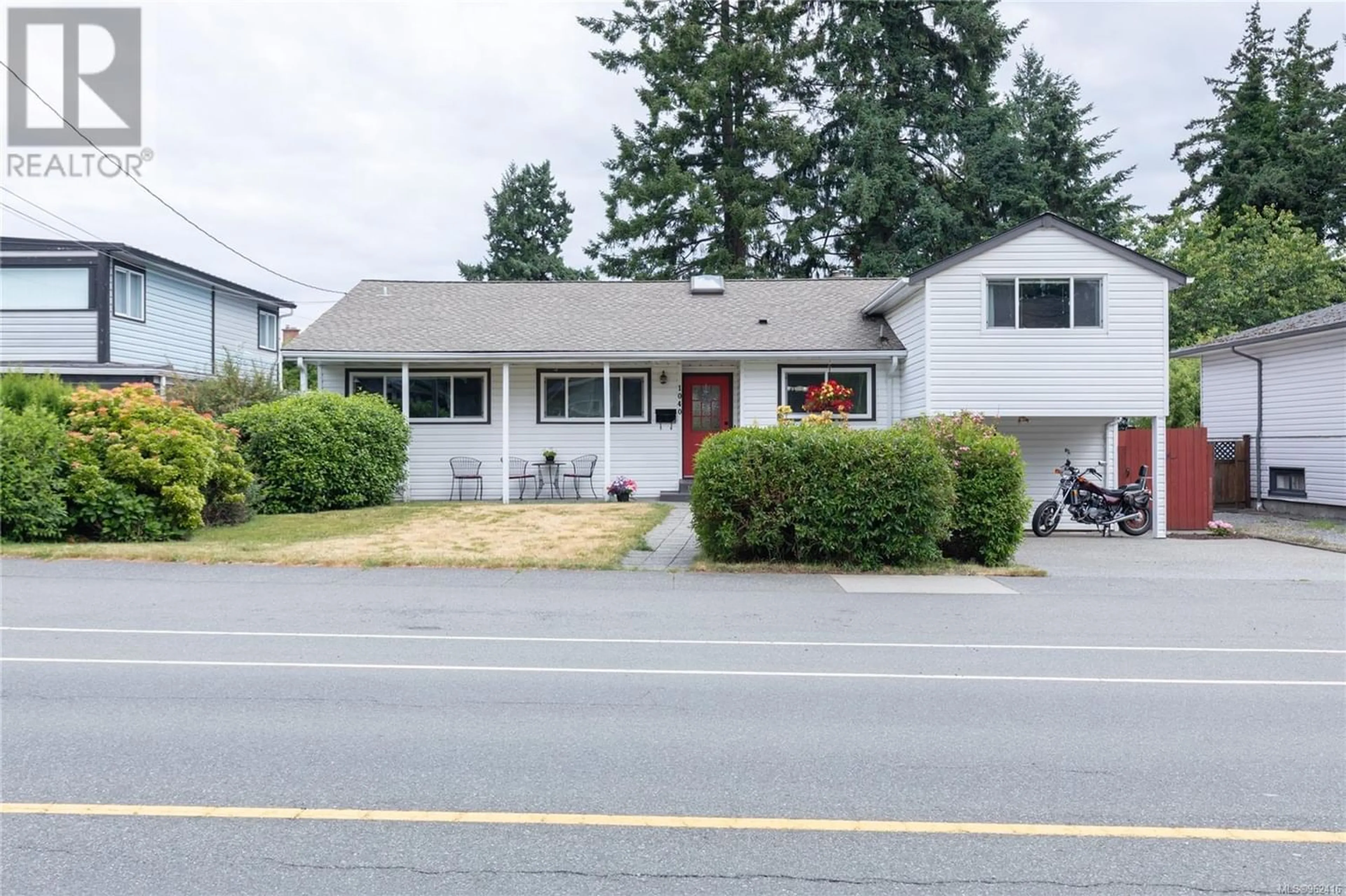 Frontside or backside of a home for 1040 Strathmore St, Nanaimo British Columbia V9S2L5