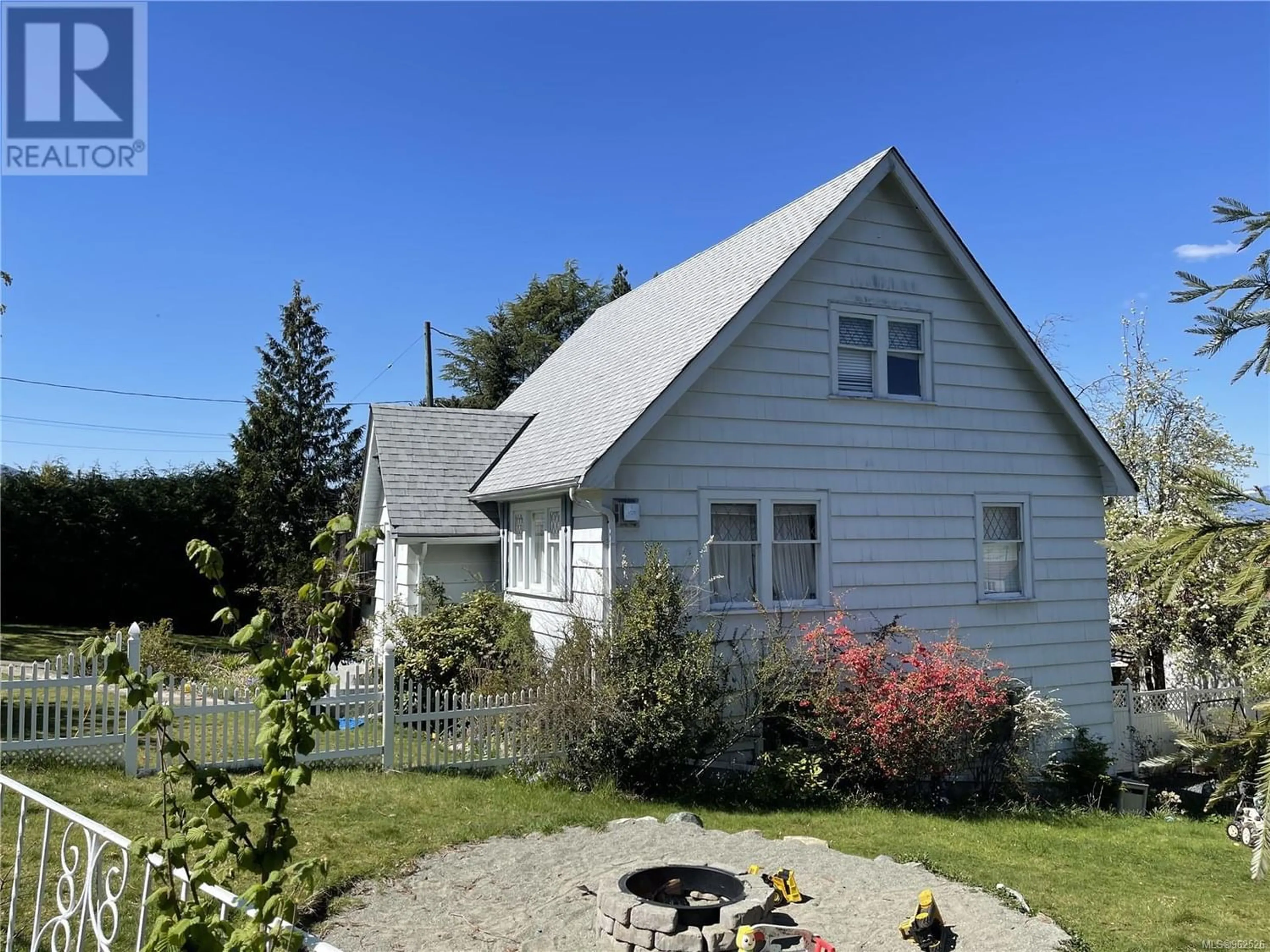 Cottage for 4613 North Cres, Port Alberni British Columbia V9Y3B7