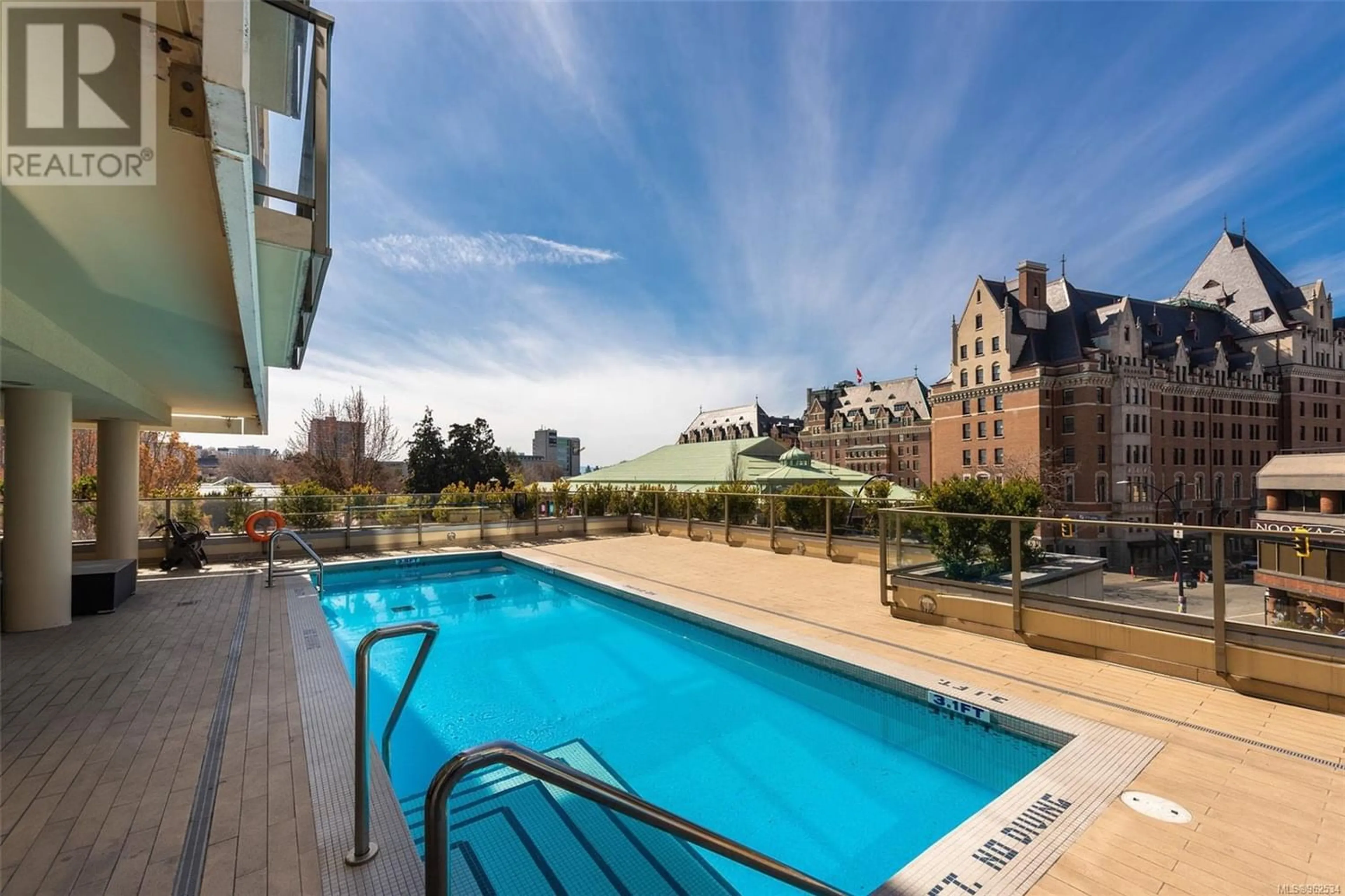 Indoor or outdoor pool for 502 708 Burdett Ave, Victoria British Columbia V8W0A8