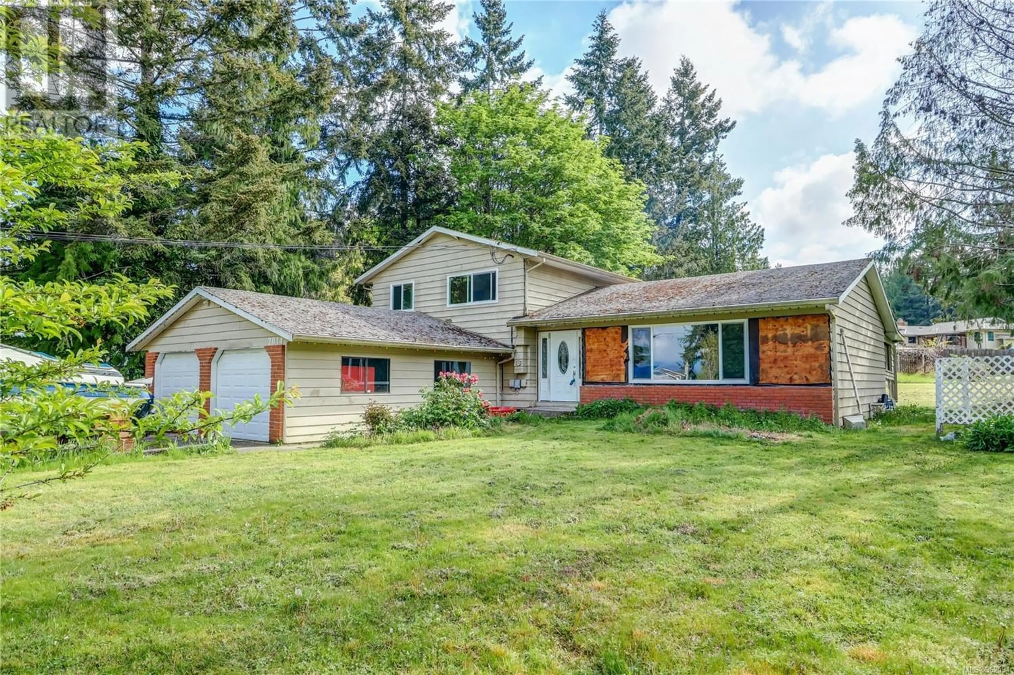 Frontside or backside of a home for 2044 Furn Rd, Nanaimo British Columbia V9X1J4