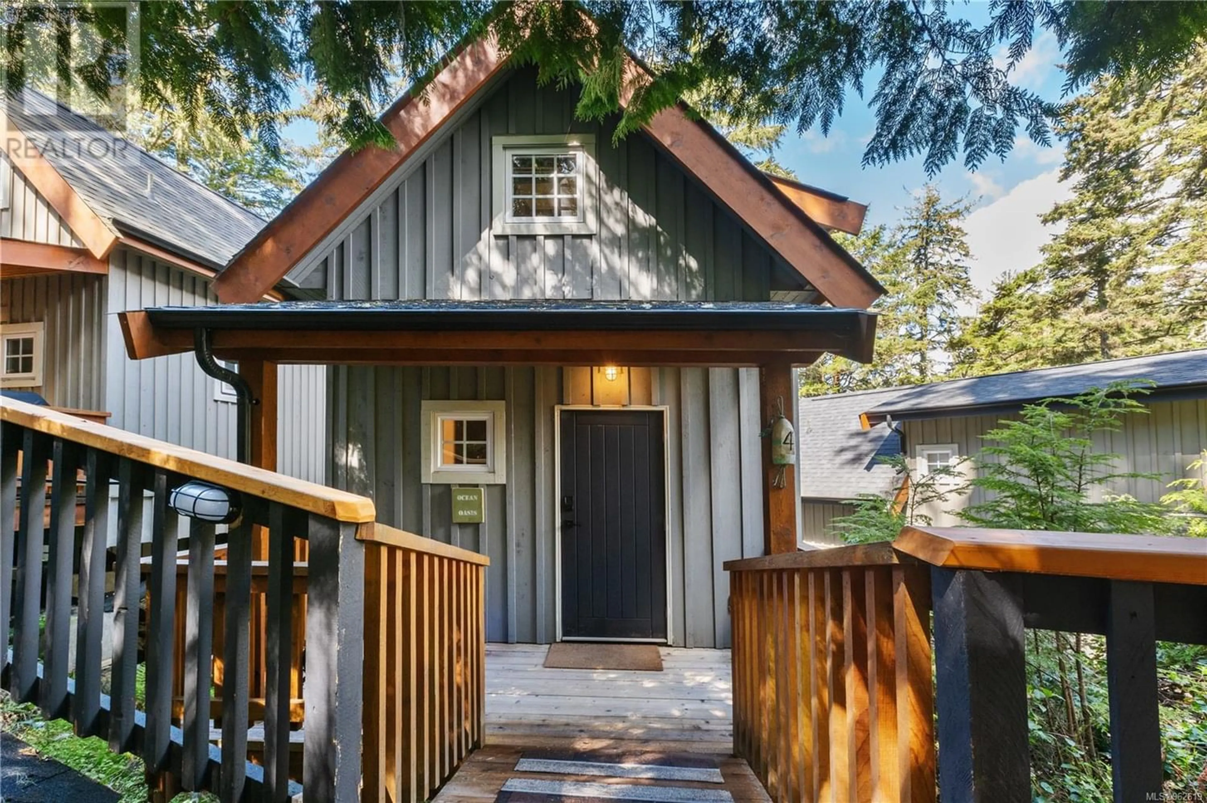 Cottage for 22 1002 Peninsula Rd, Ucluelet British Columbia V0R3A0
