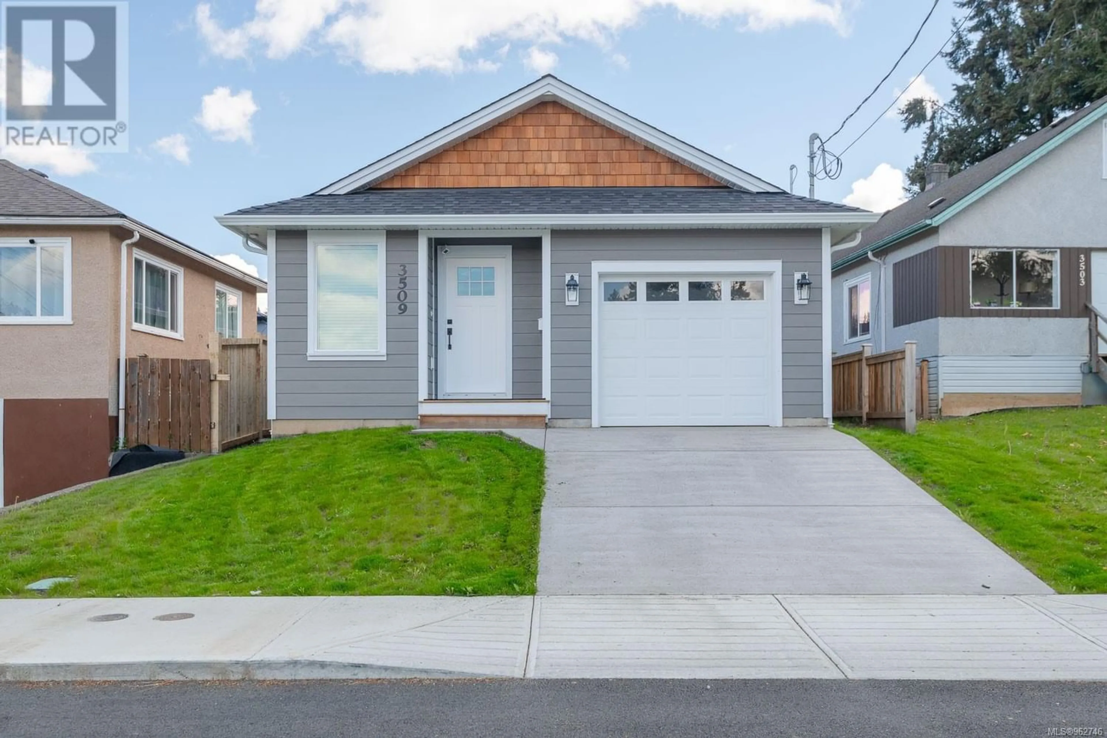 Frontside or backside of a home for 3509 11th Ave, Port Alberni British Columbia V9Y4Z2