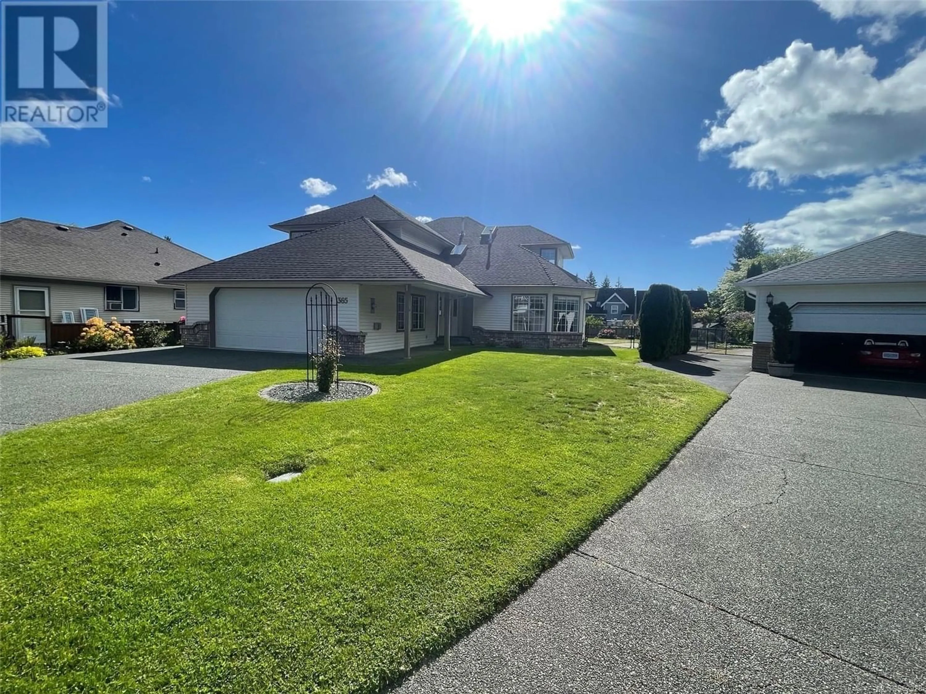 Frontside or backside of a home for 365 4th Ave Exten, Ladysmith British Columbia V9G1T4