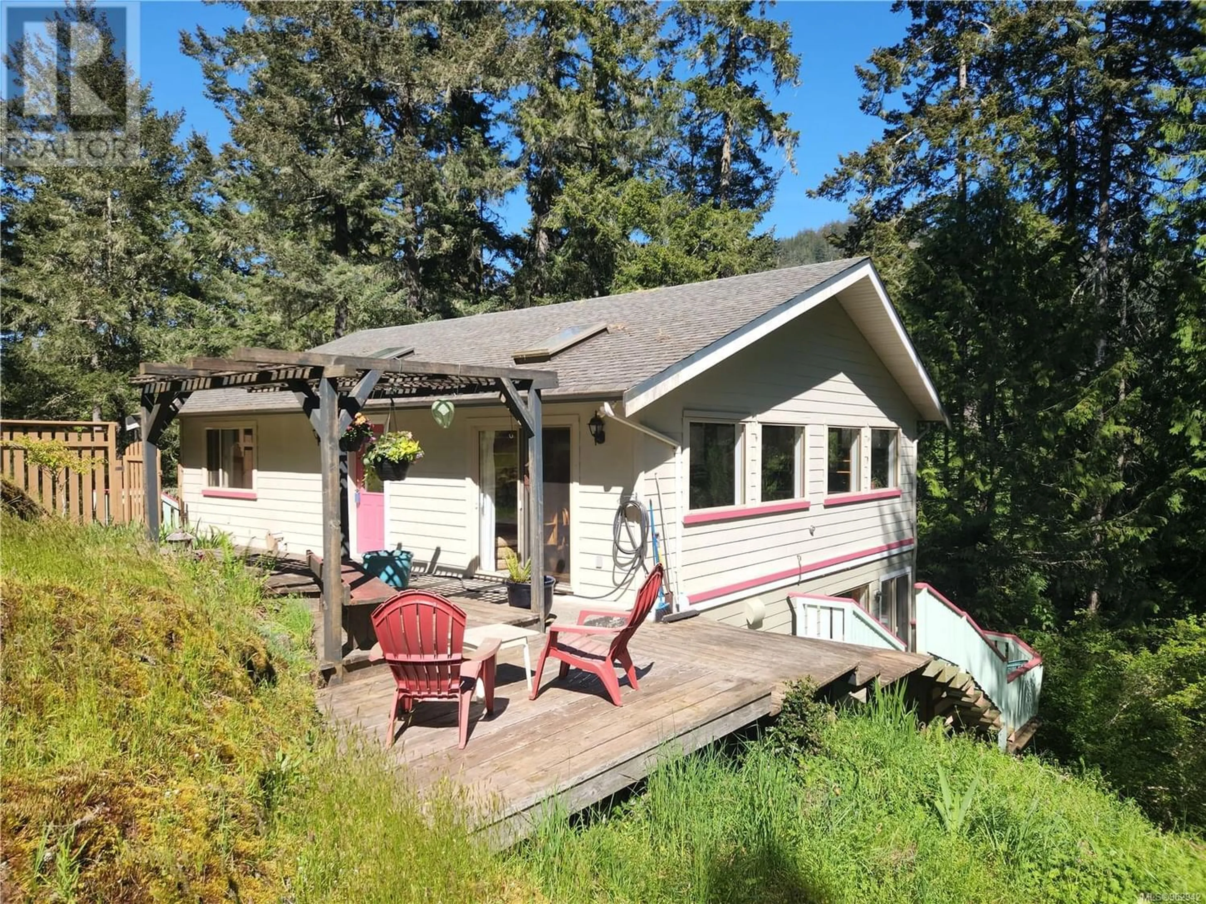 Cottage for 5497 East Sooke Rd, Sooke British Columbia V9Z1C2