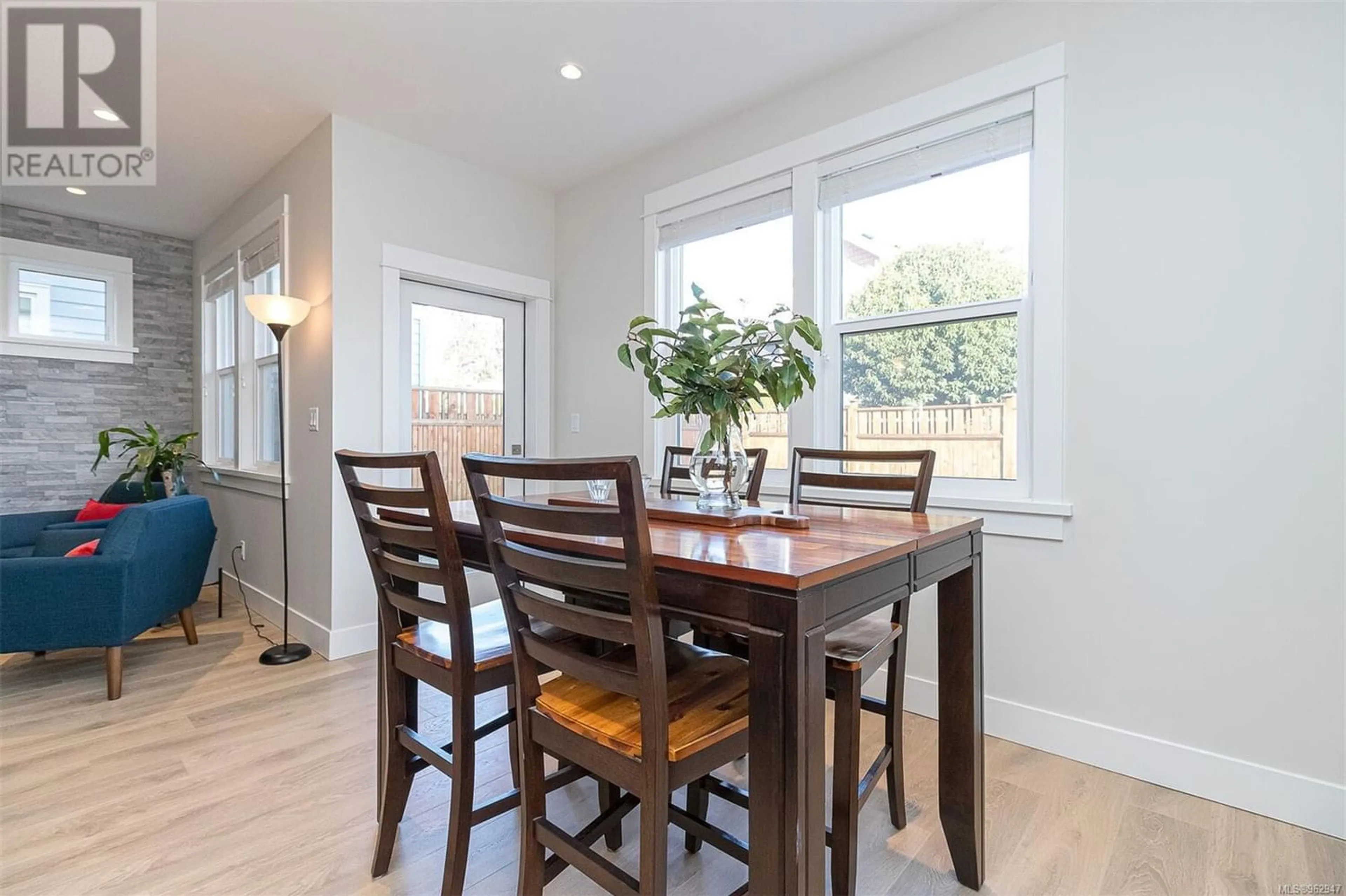 Dining room for 118 1964 John Rd, North Saanich British Columbia V8L2P9