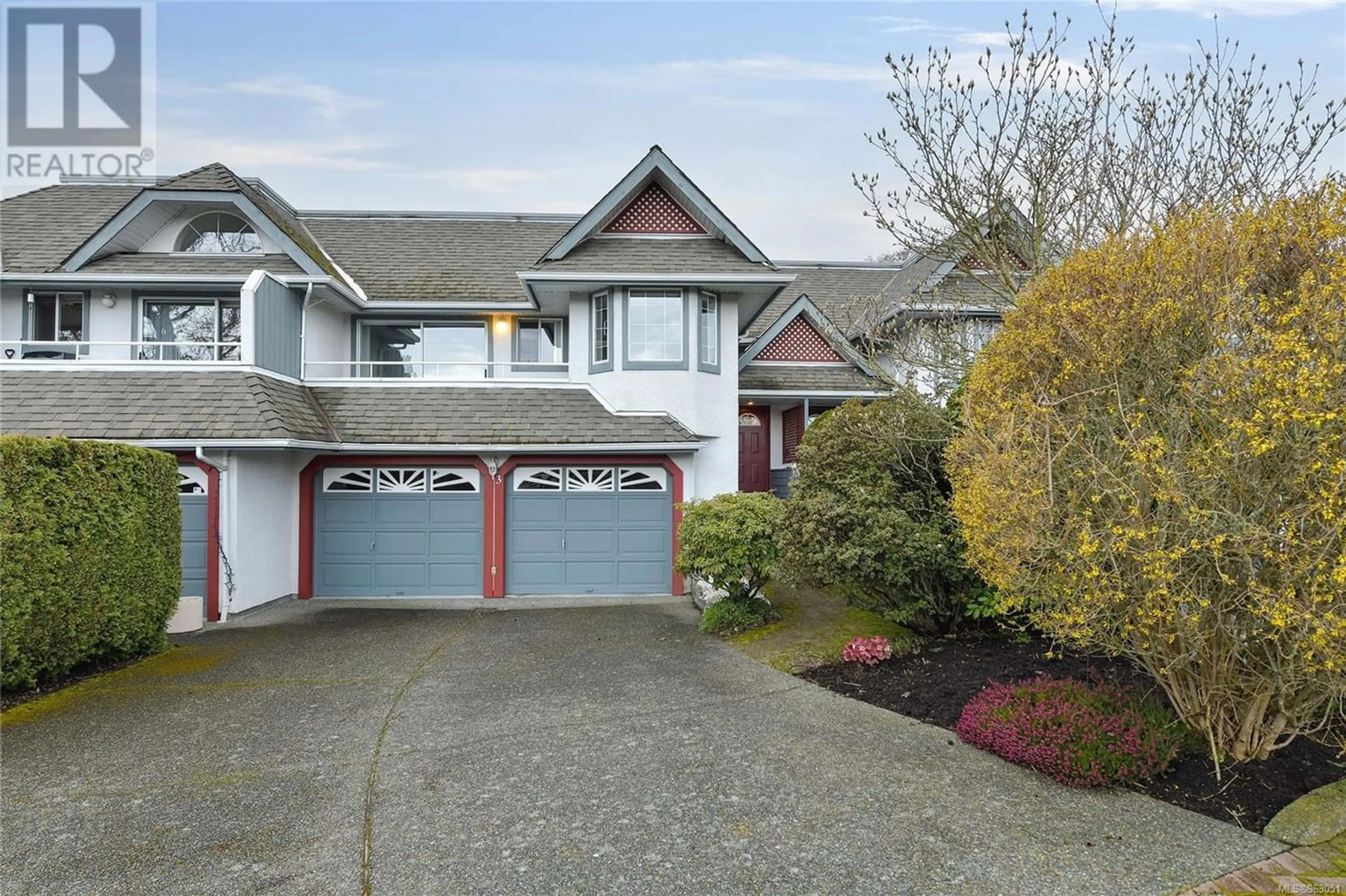 A pic from exterior of the house or condo for 3 1356 Slater St, Victoria British Columbia V8X2P9