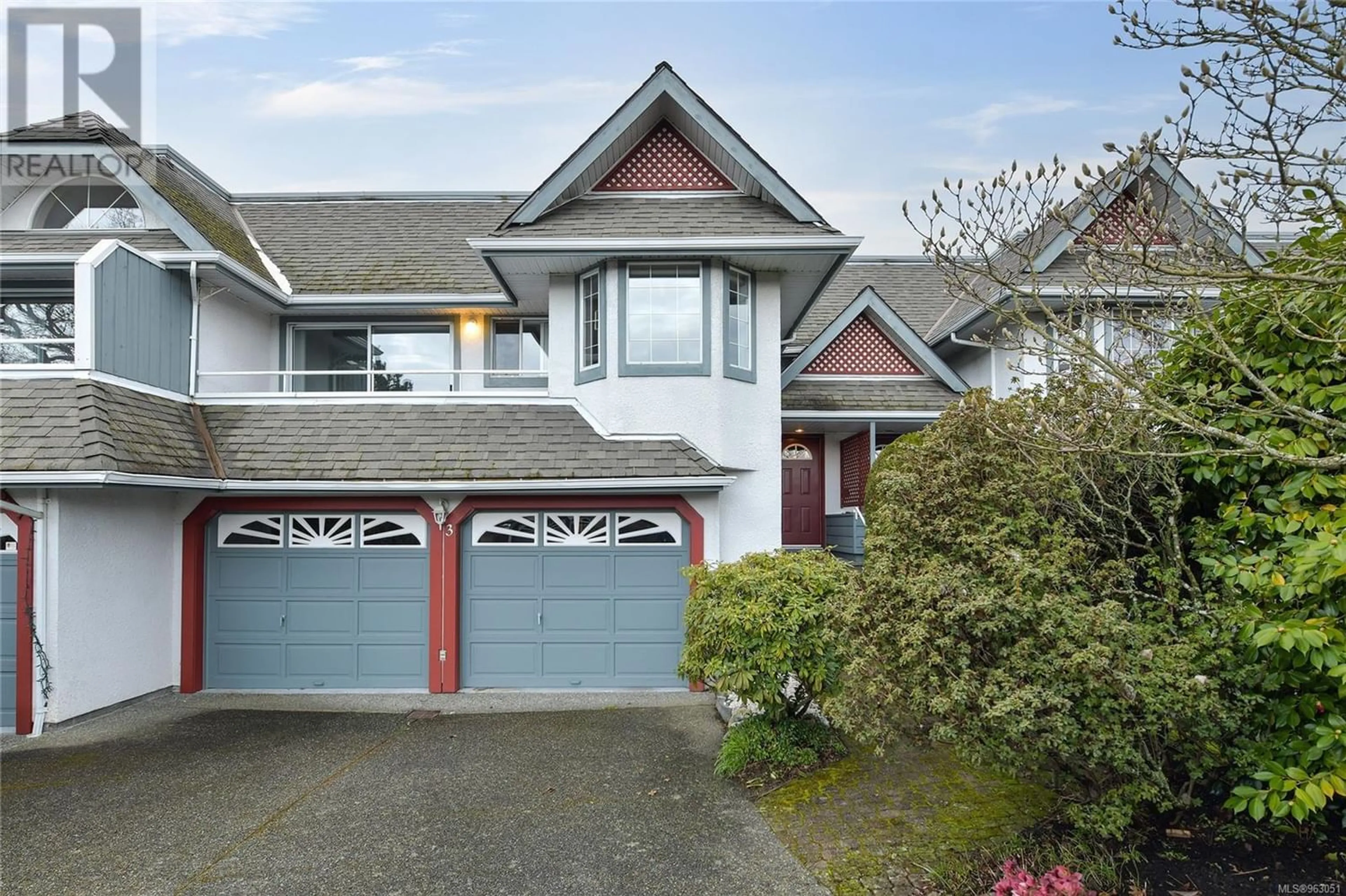 Frontside or backside of a home for 3 1356 Slater St, Victoria British Columbia V8X2P9