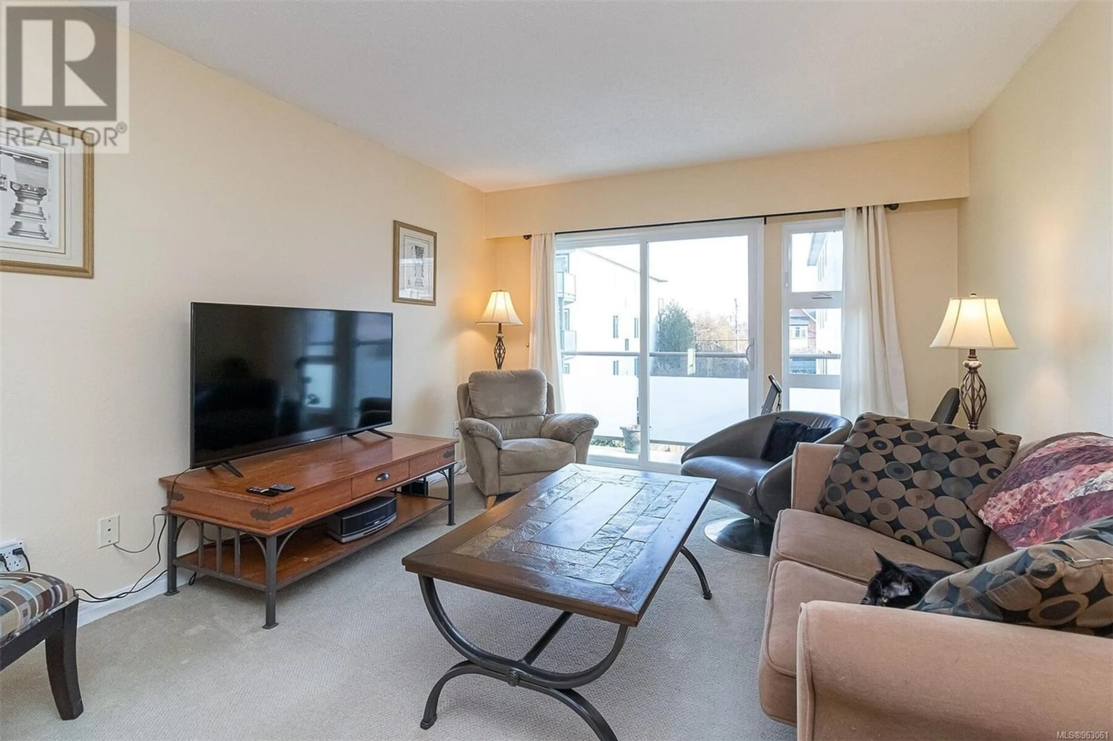 Living room for 203 1537 Morrison St, Victoria British Columbia V8R4K1