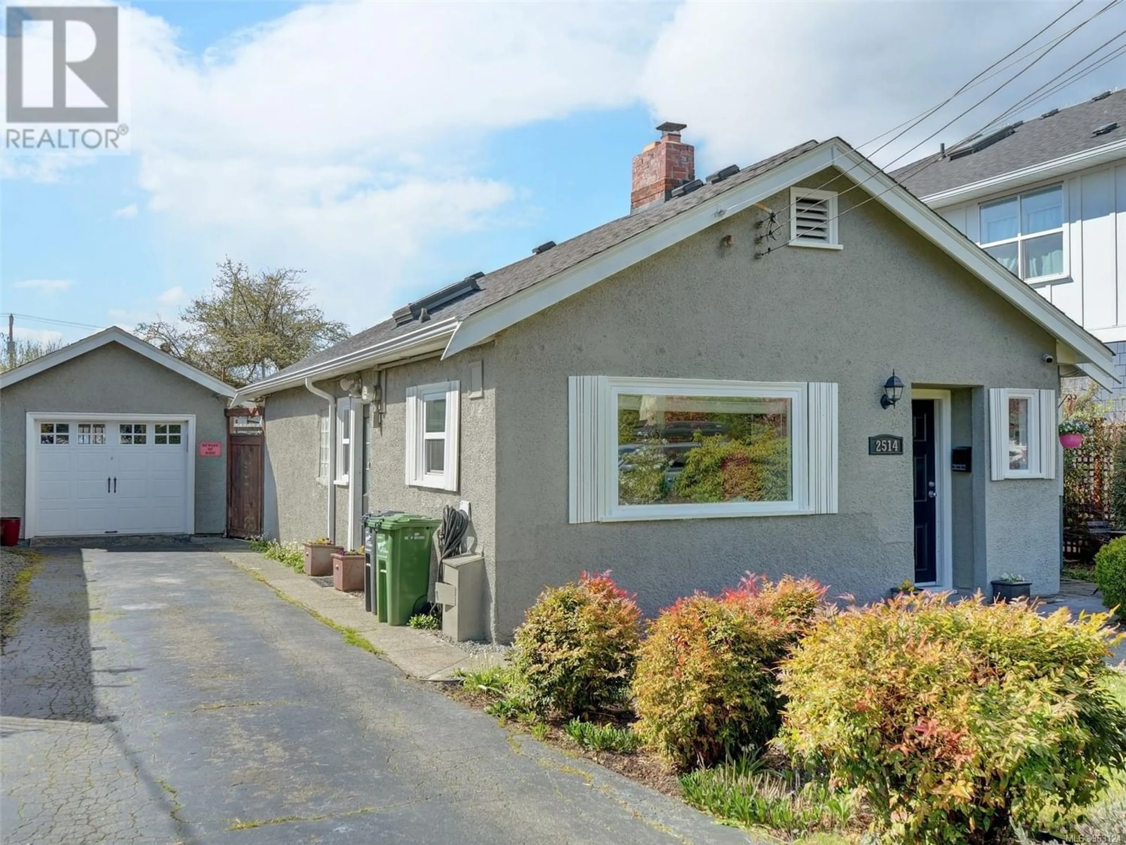 Frontside or backside of a home for 2514 Empire St, Victoria British Columbia V8T3M4
